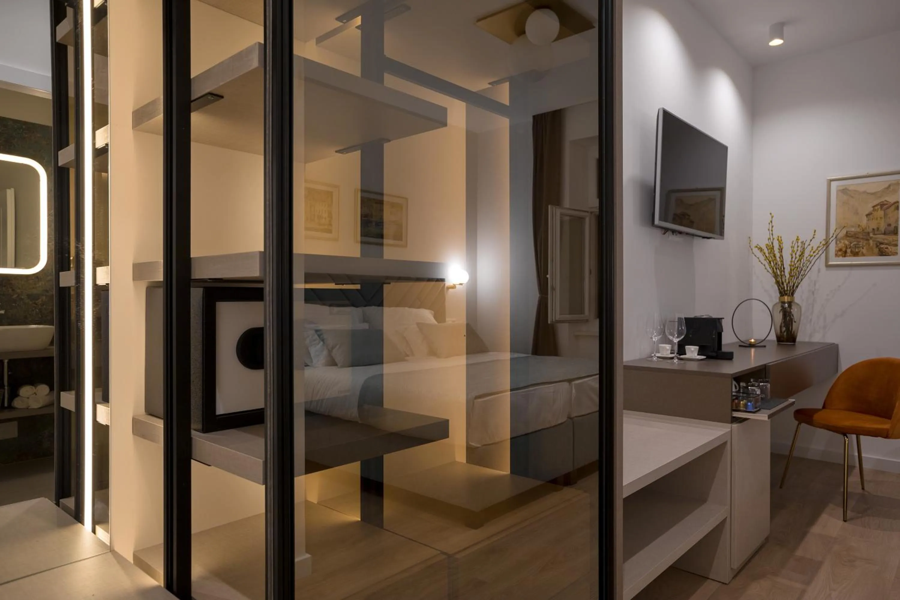 Bedroom, Bed in Green Park Luxury Rooms