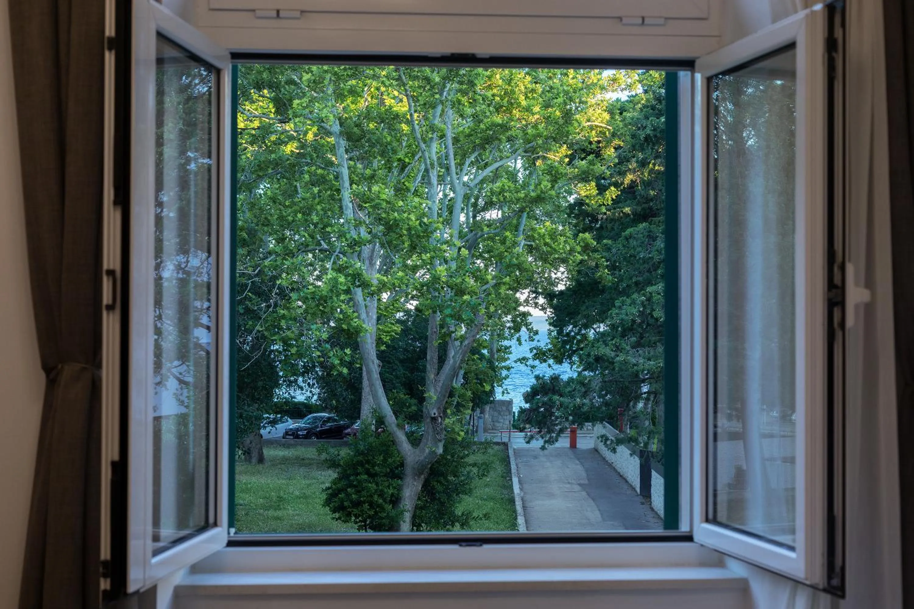 Garden view in Green Park Luxury Rooms