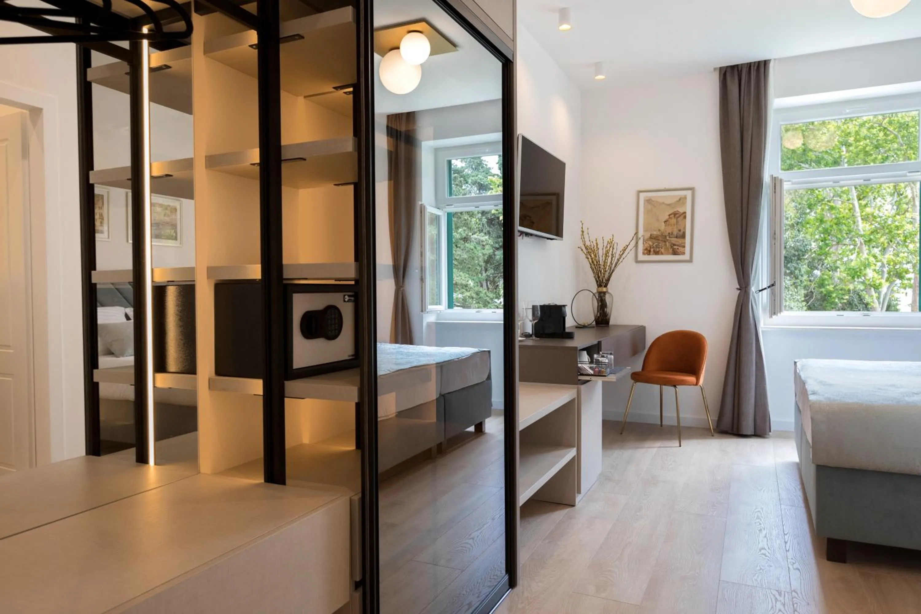 Bedroom, Bed in Green Park Luxury Rooms