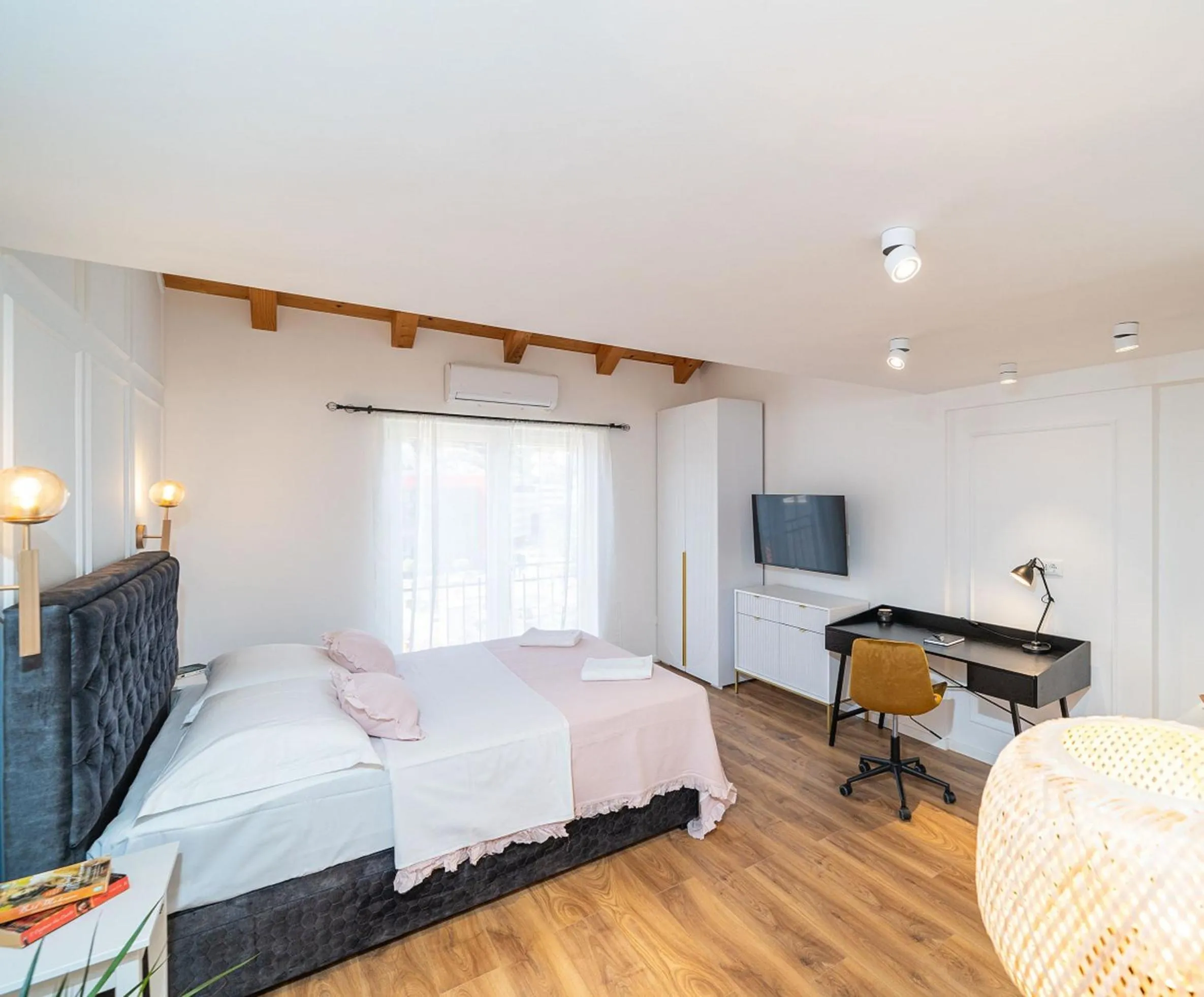 Bedroom, Bed in Villa Aura - Comfort double room