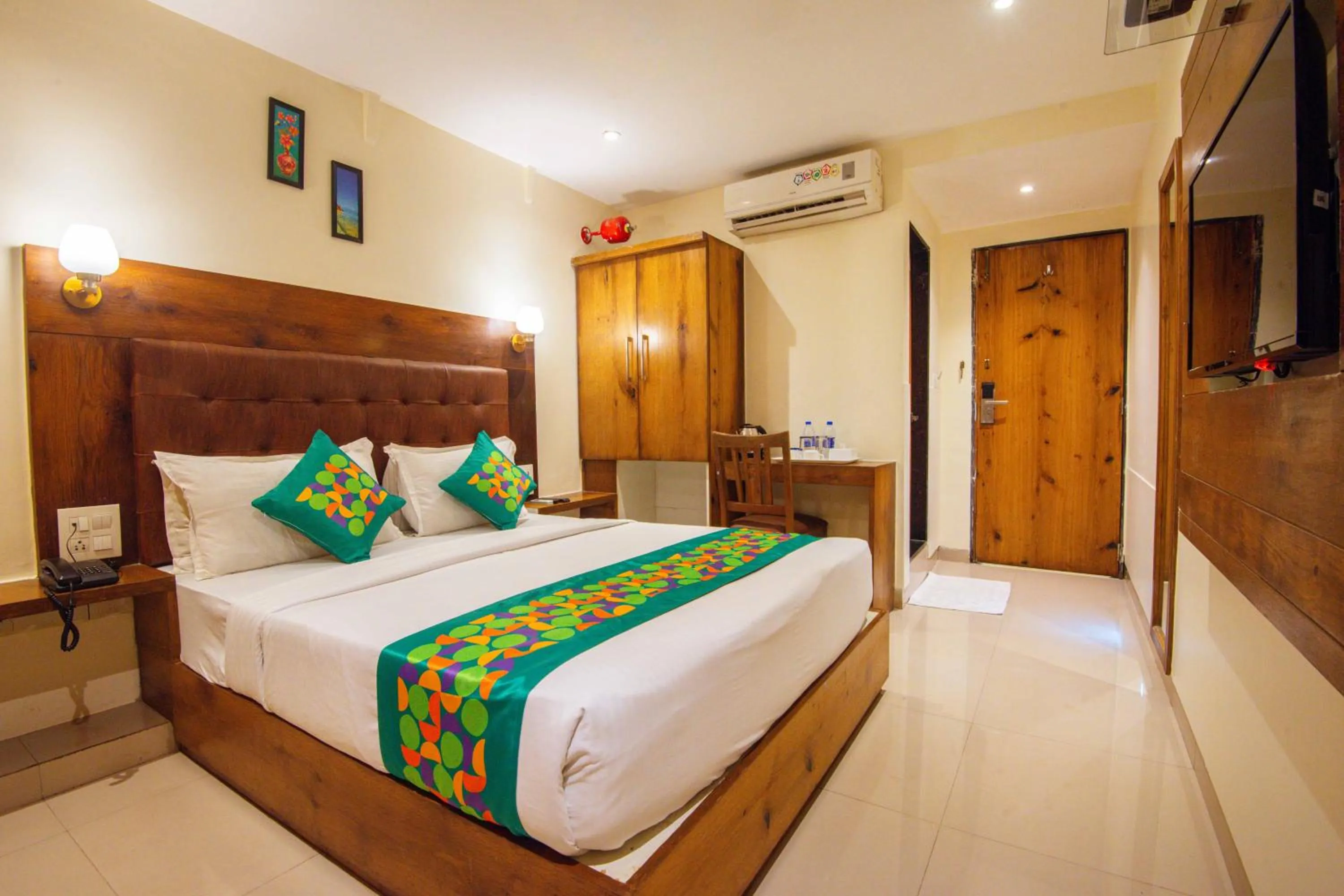 Bedroom, Bed in Treebo Anam International
