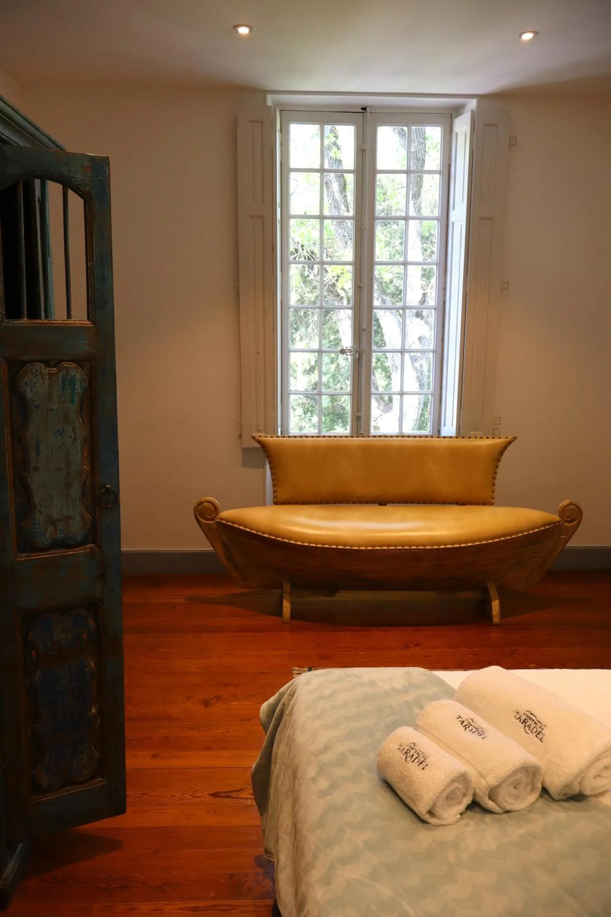 Bed in Château de Taradel