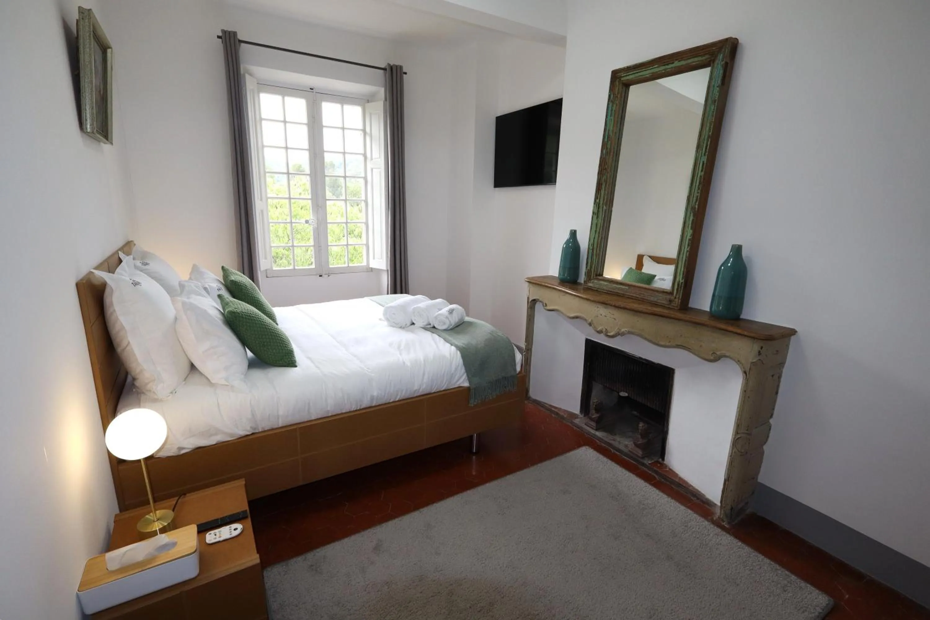 Bed in Château de Taradel