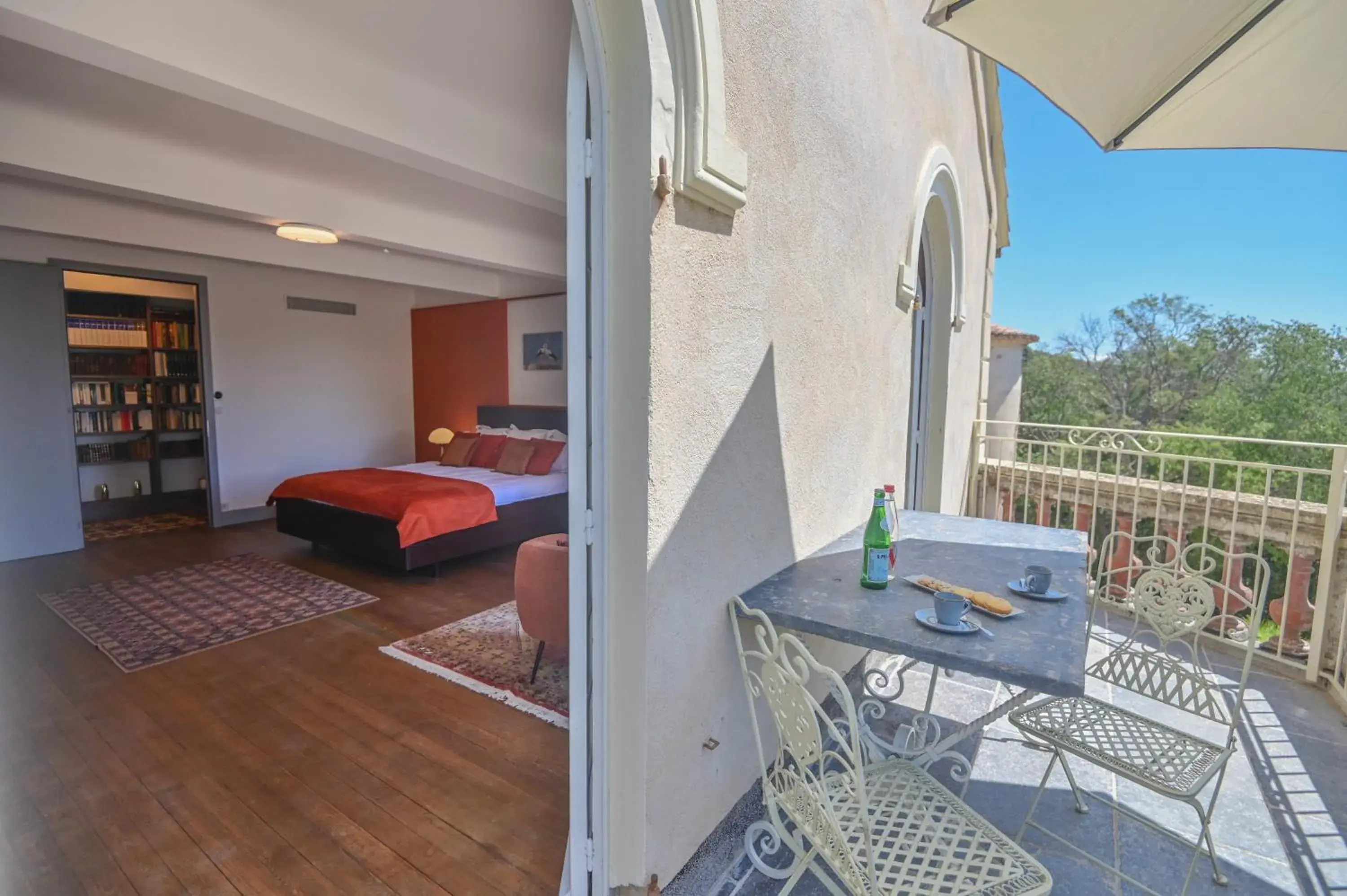 Deluxe Queen Suite in Château de Taradel Deluxe Queen Suite in Château de Taradel