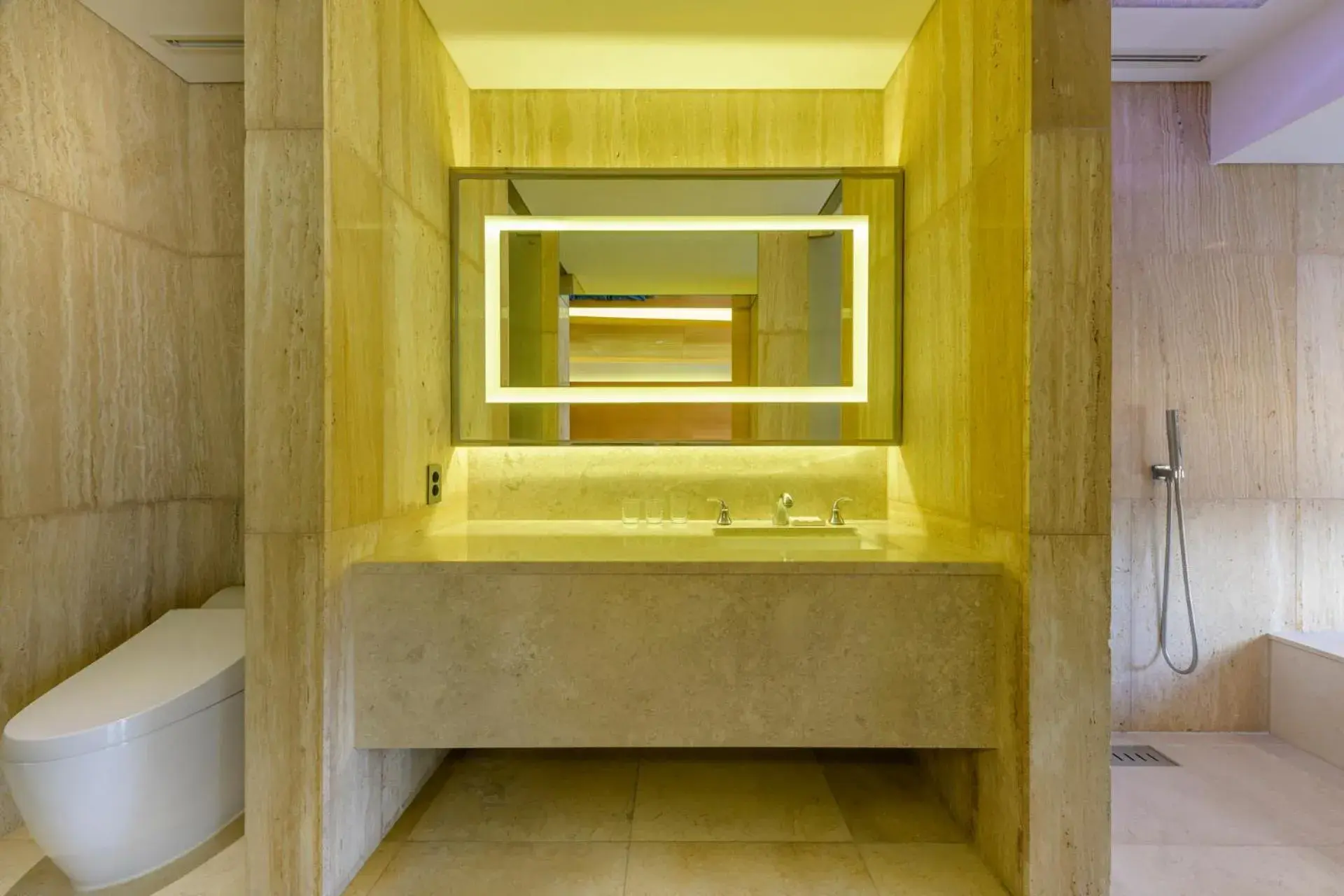 Standard Twin Room with No View (Room Only) in STANFORD Hotel & Resort Jeju Standard Twin Room with No View (Room Only) in STANFORD Hotel & Resort Jeju