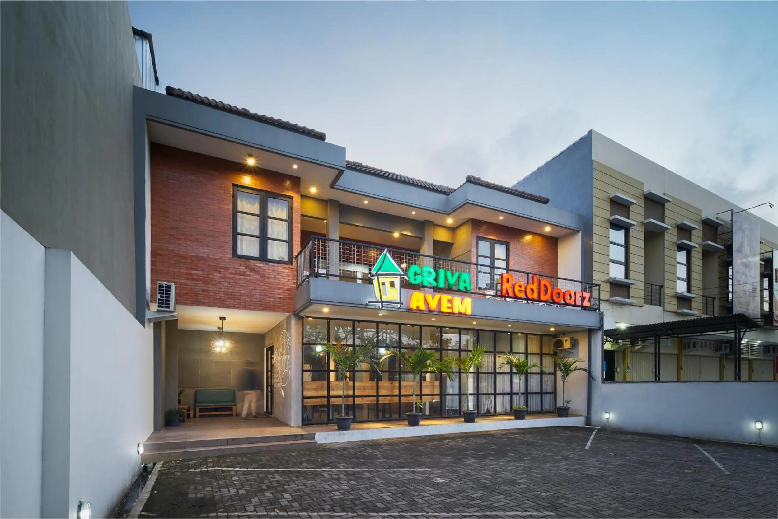 Property building in Comvee