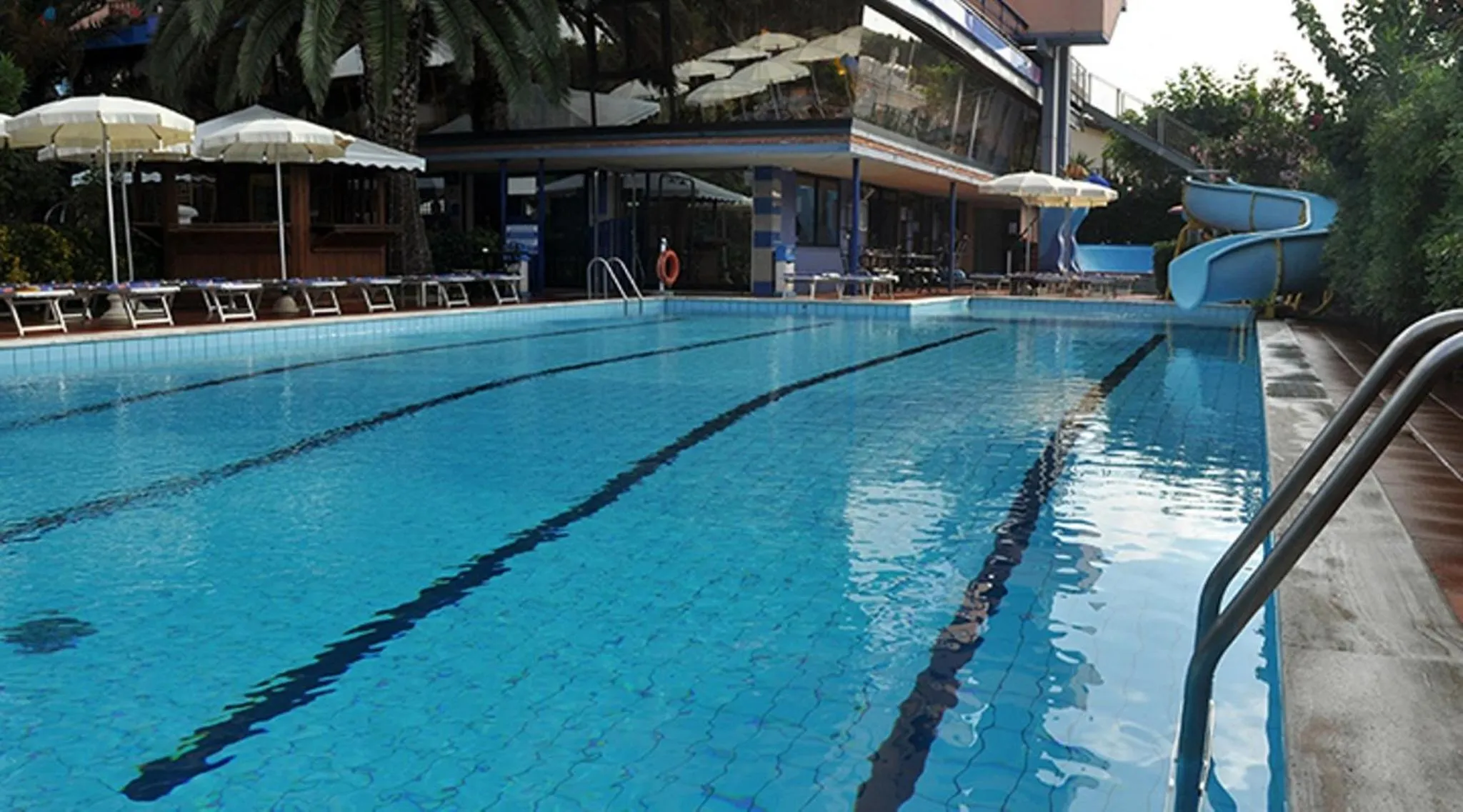 Swimming pool in Hotel Eur