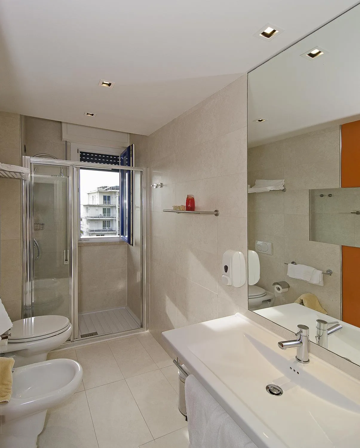 Bathroom in Hotel Eur