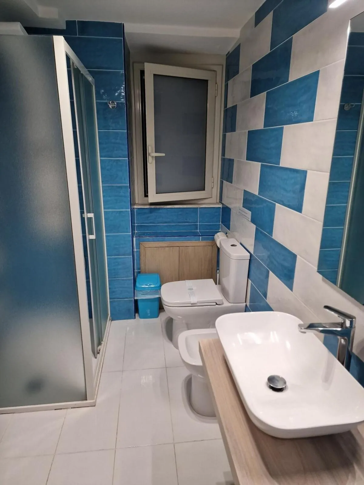 Shower in Althea Etna Garden