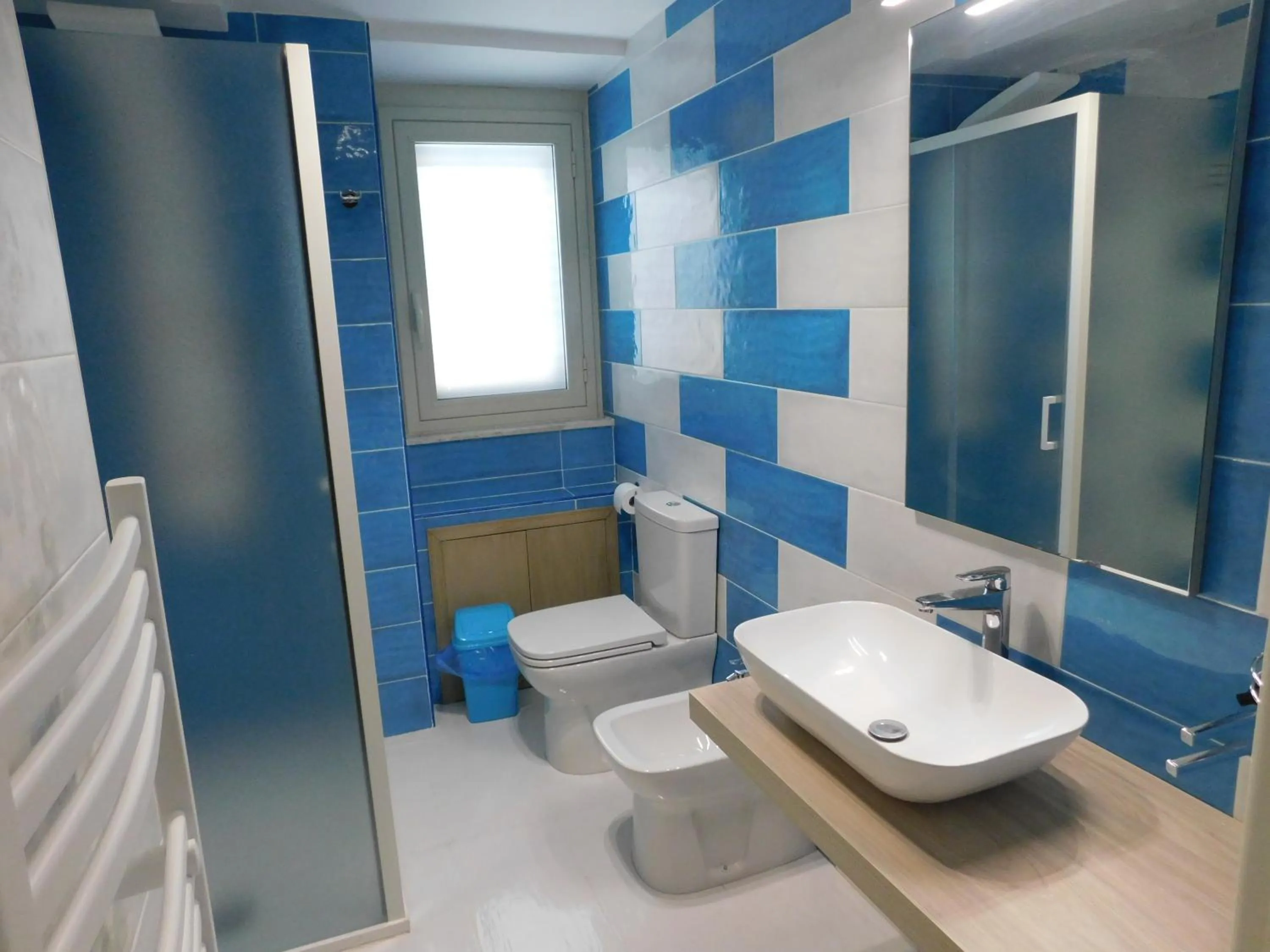 Shower in Althea Etna Garden