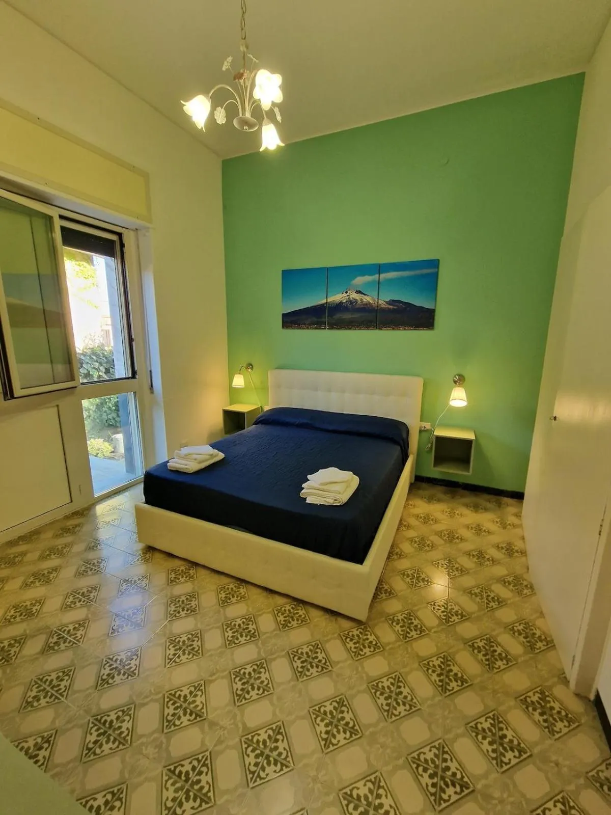 Bed in Althea Etna Garden