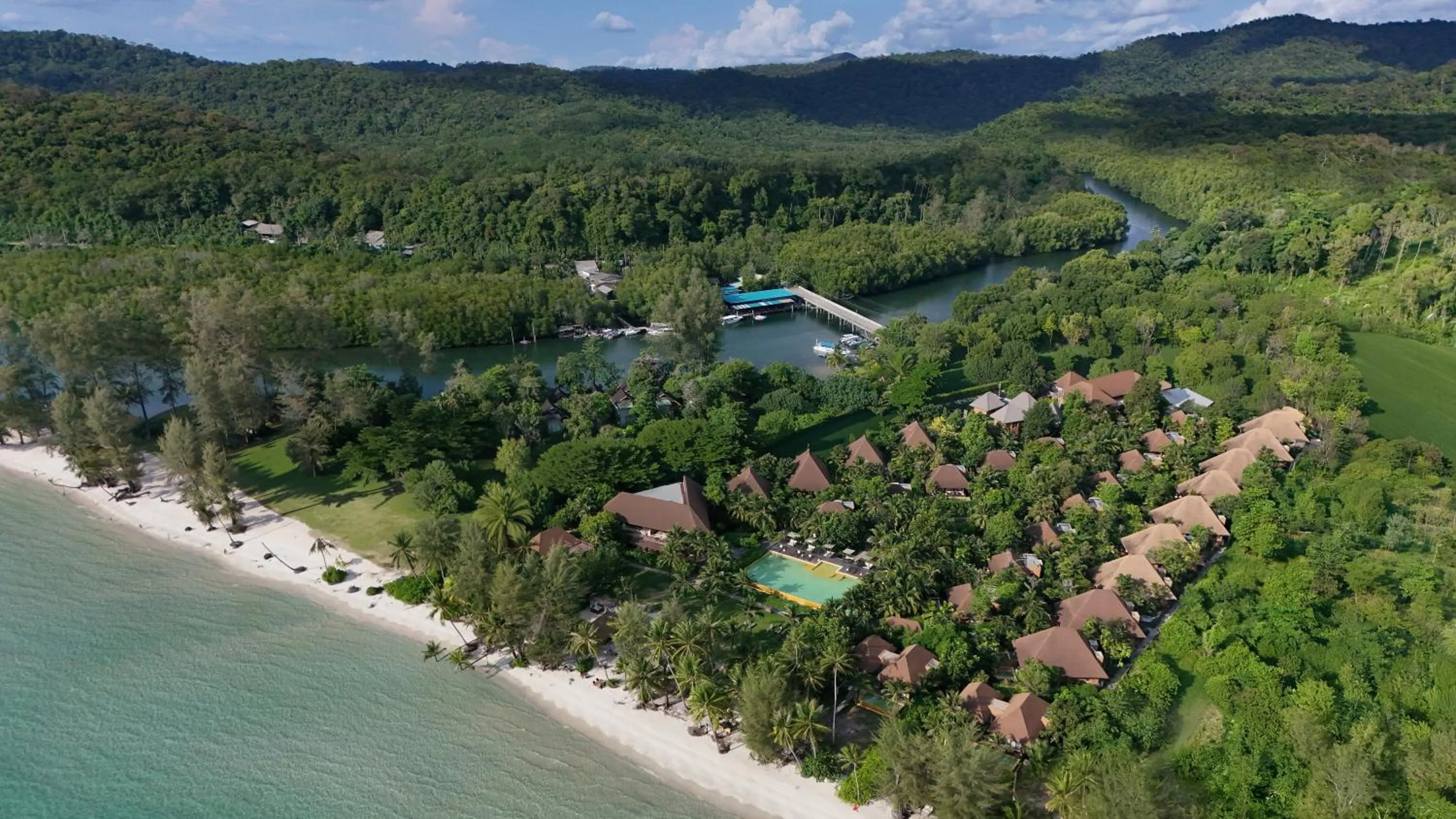 Sea view in High Season Pool Villa & Spa