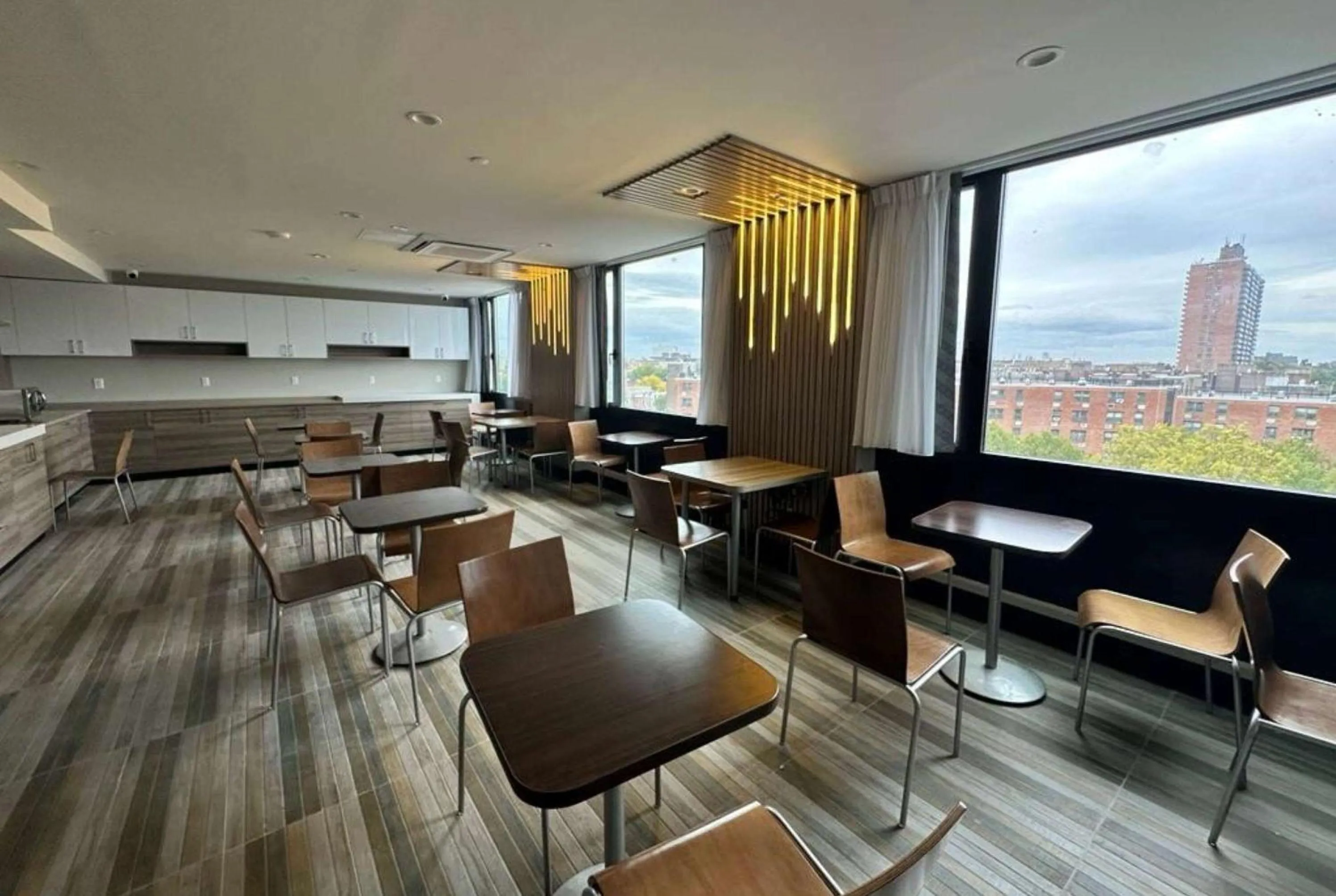 Restaurant/places to eat in Days Inn by Wyndham Brooklyn Eastern Parkway