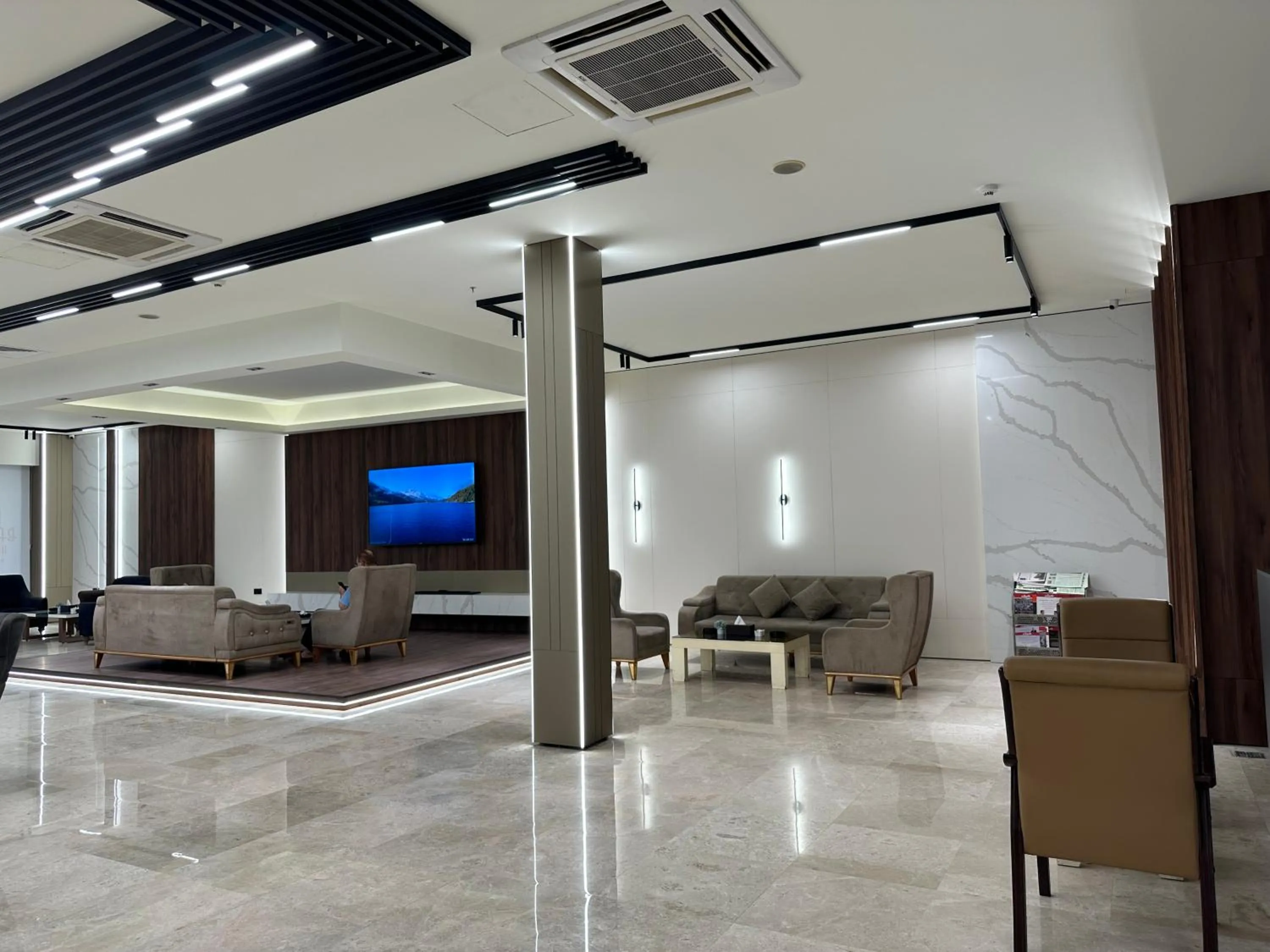 TV and multimedia in Banoj Hotel