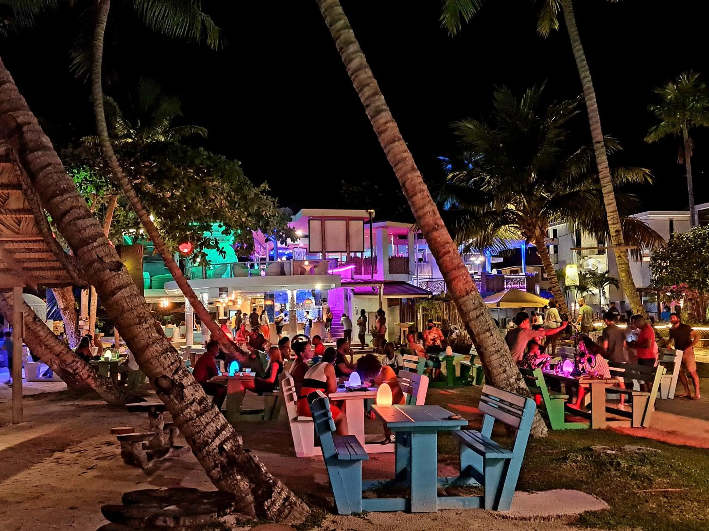Restaurant/places to eat in Hotel Le Duc de Praslin
