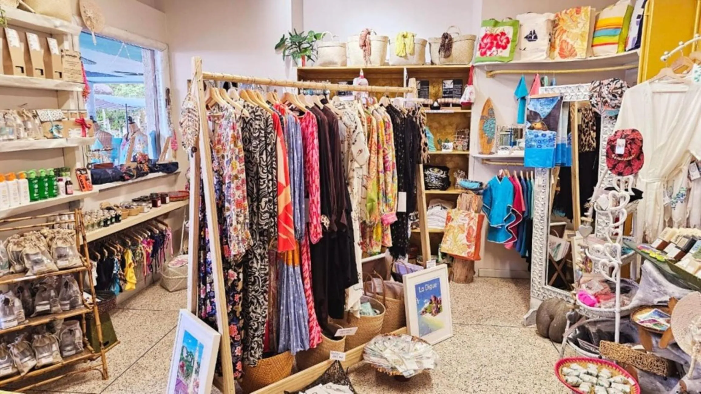 On-site shops in Hotel Le Duc de Praslin