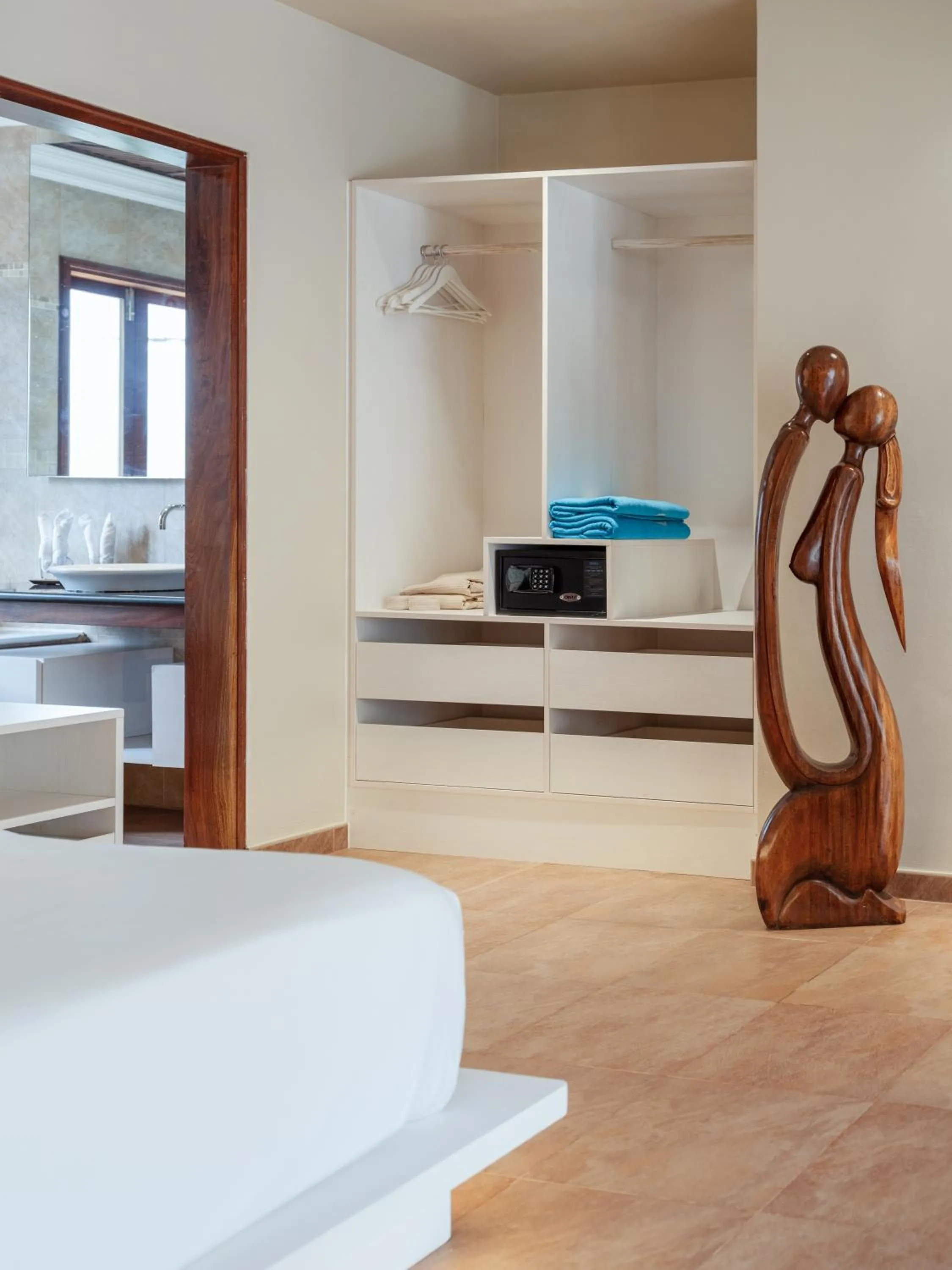 Bedroom, Bed in Hotel Le Duc de Praslin