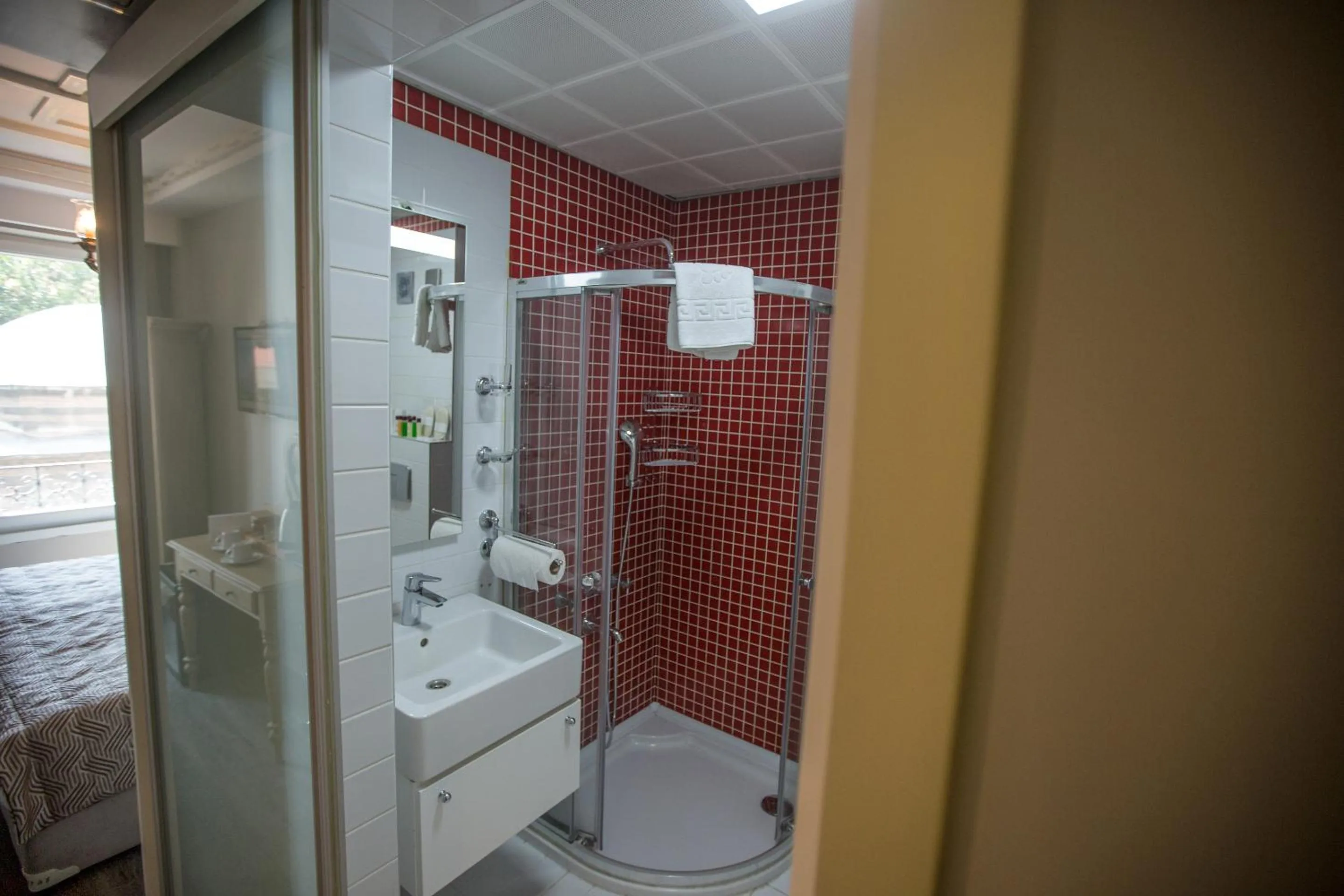 Shower in Idylle Hotel