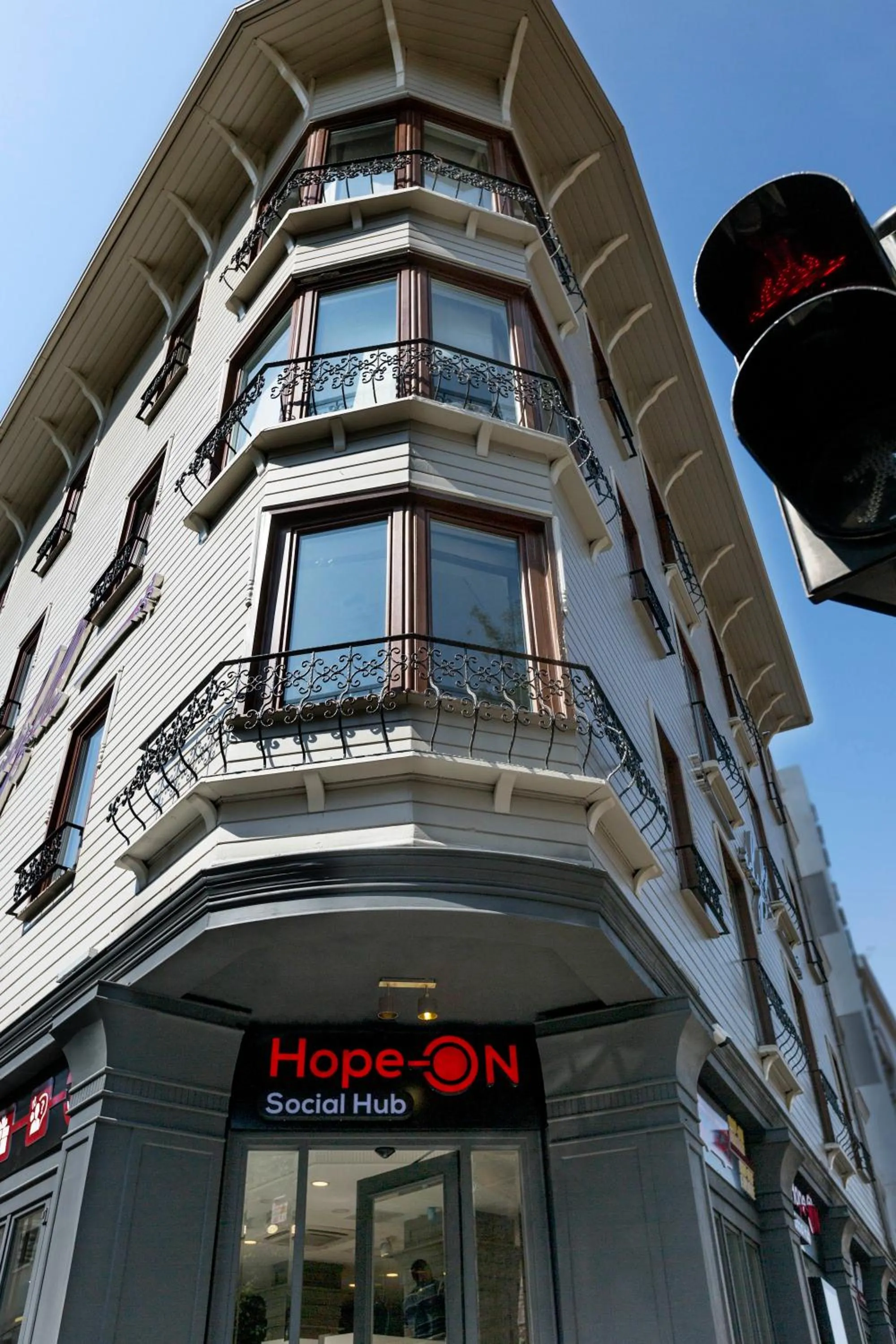 Facade/entrance in Idylle Hotel