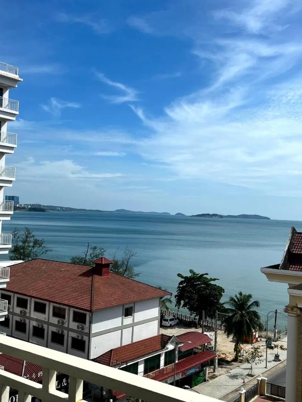 Restaurant/places to eat in Aristocrat Residence & Hotel