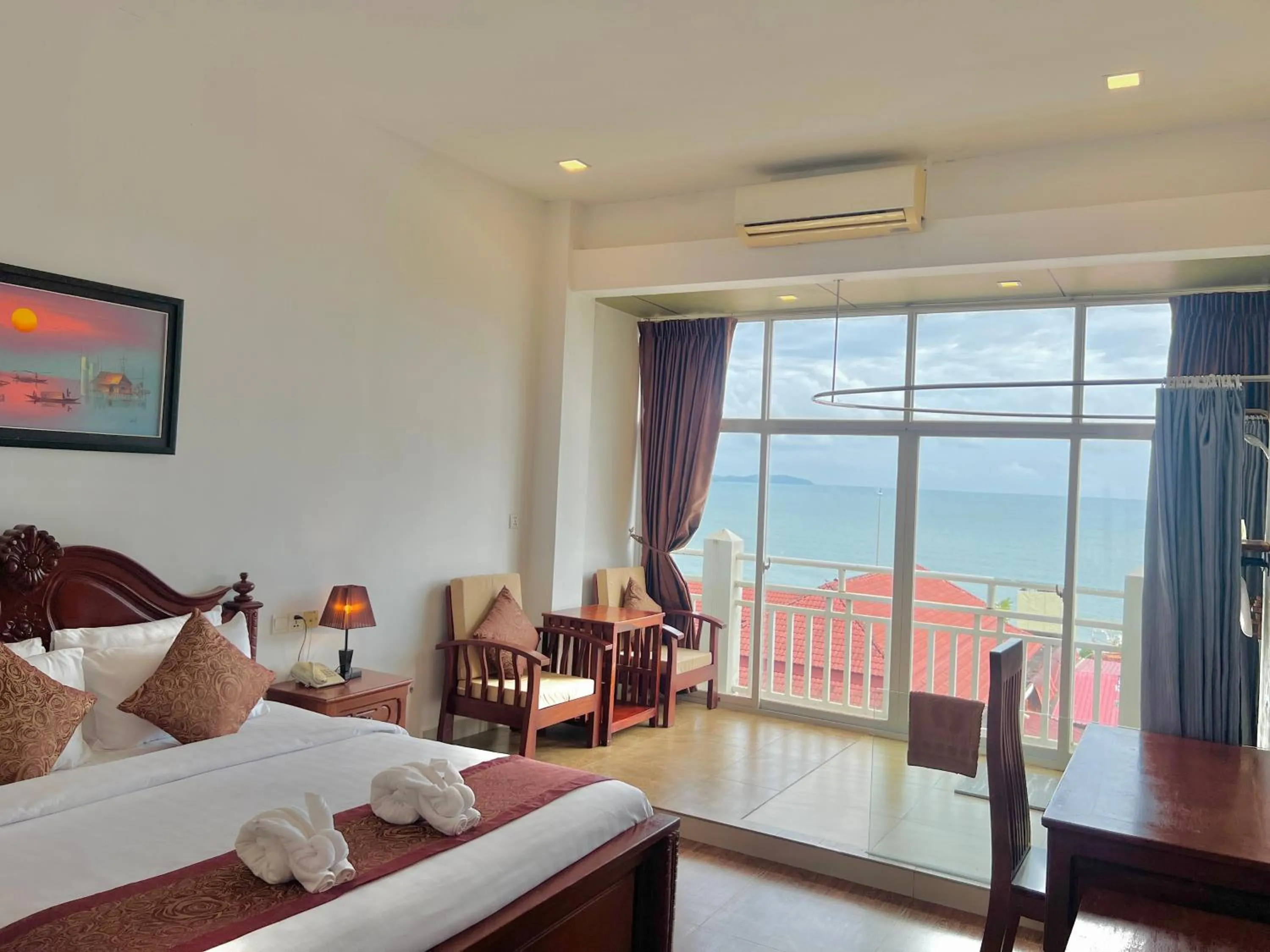 View (from property/room), Bed in Aristocrat Residence & Hotel