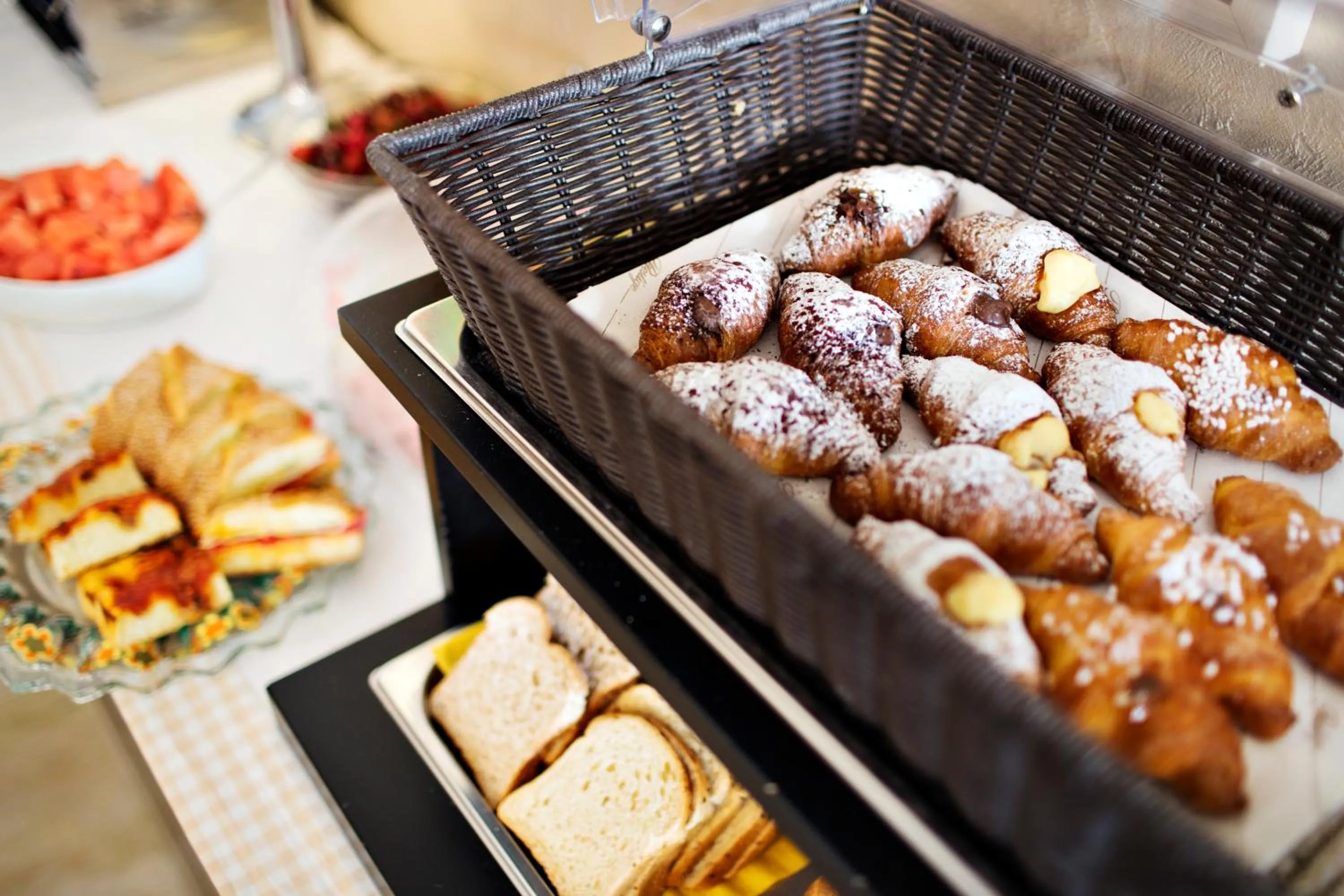 Food and drinks in Hotel Piccolo Mondo