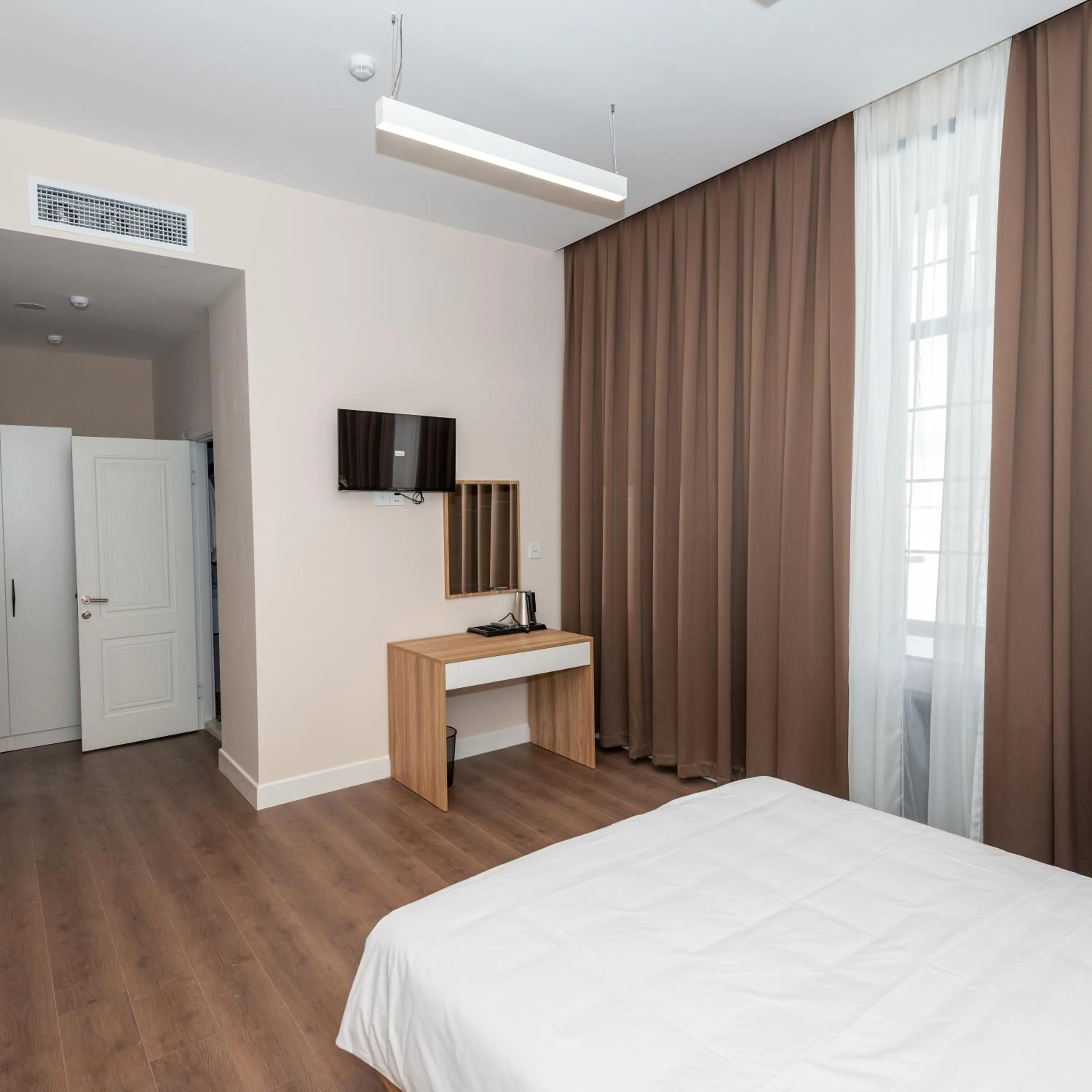 Bedroom, Bed in OLF Hotel