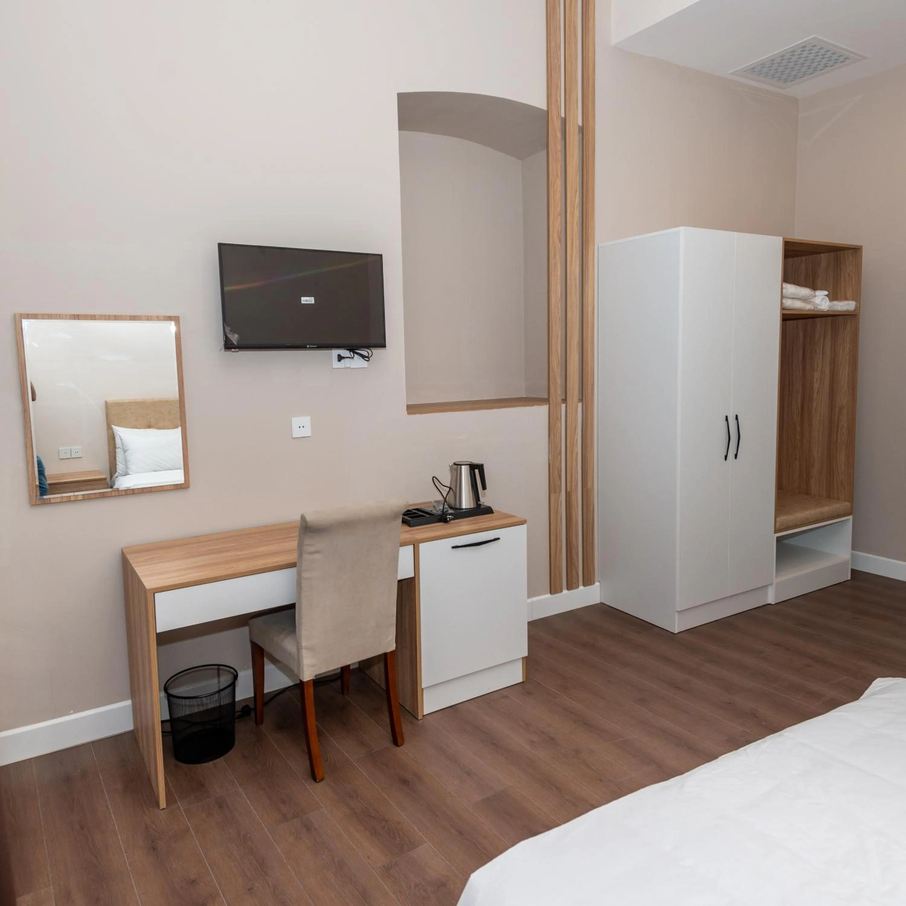 Seating area, Bed in OLF Hotel