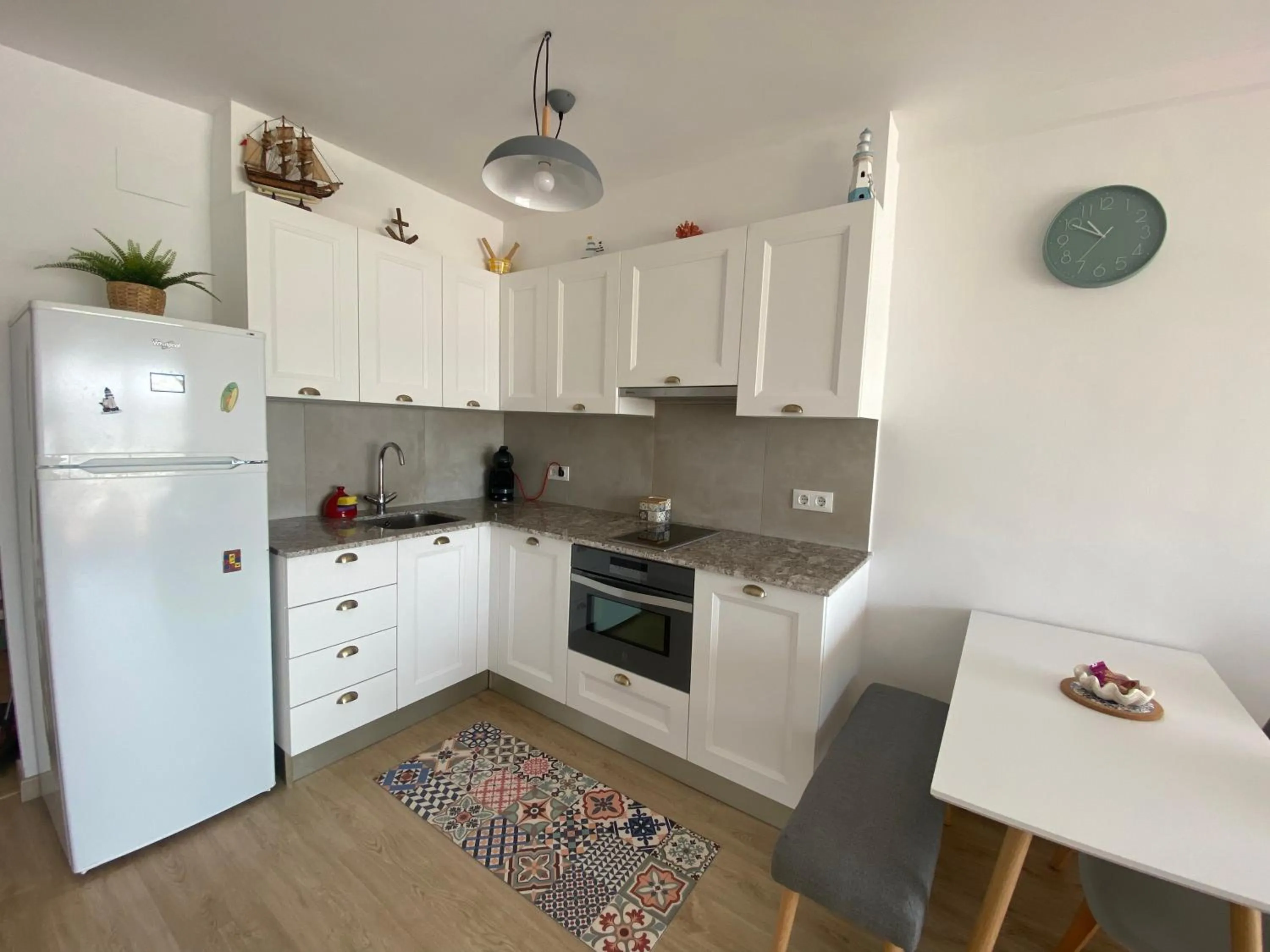 Kitchen or kitchenette in Precioso apartamento en primera línea de mar