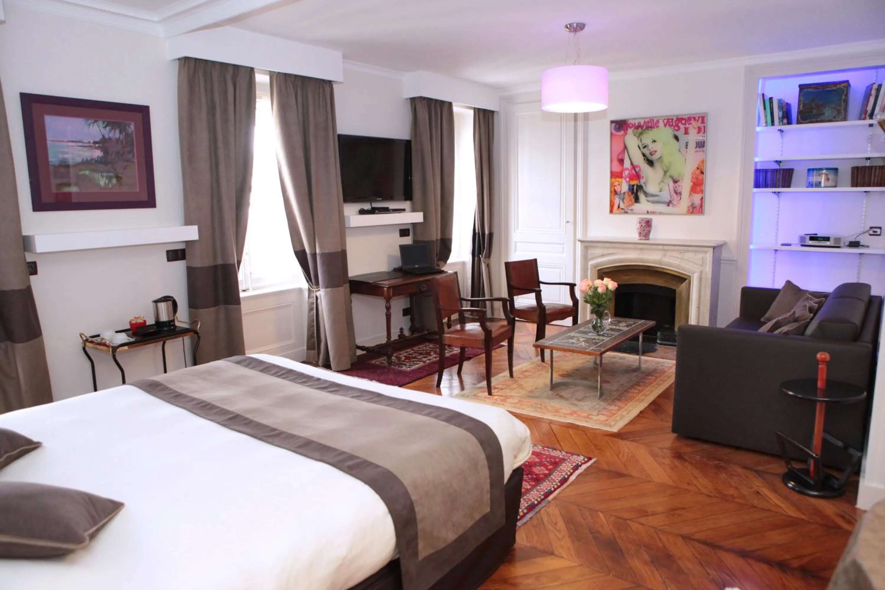 Photo of the whole room, Bed in Hotel des Celestins