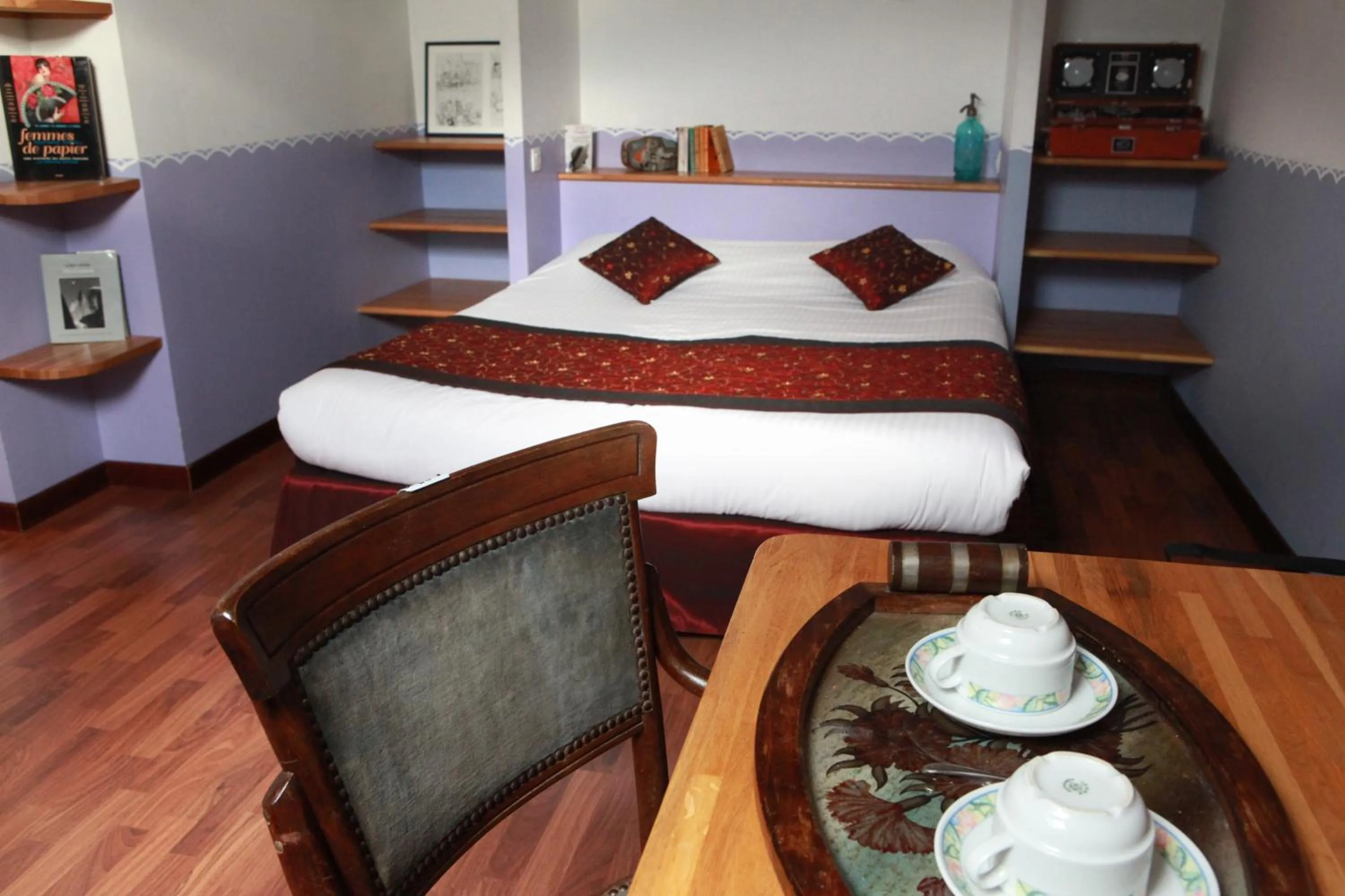 Photo of the whole room in Hotel des Celestins