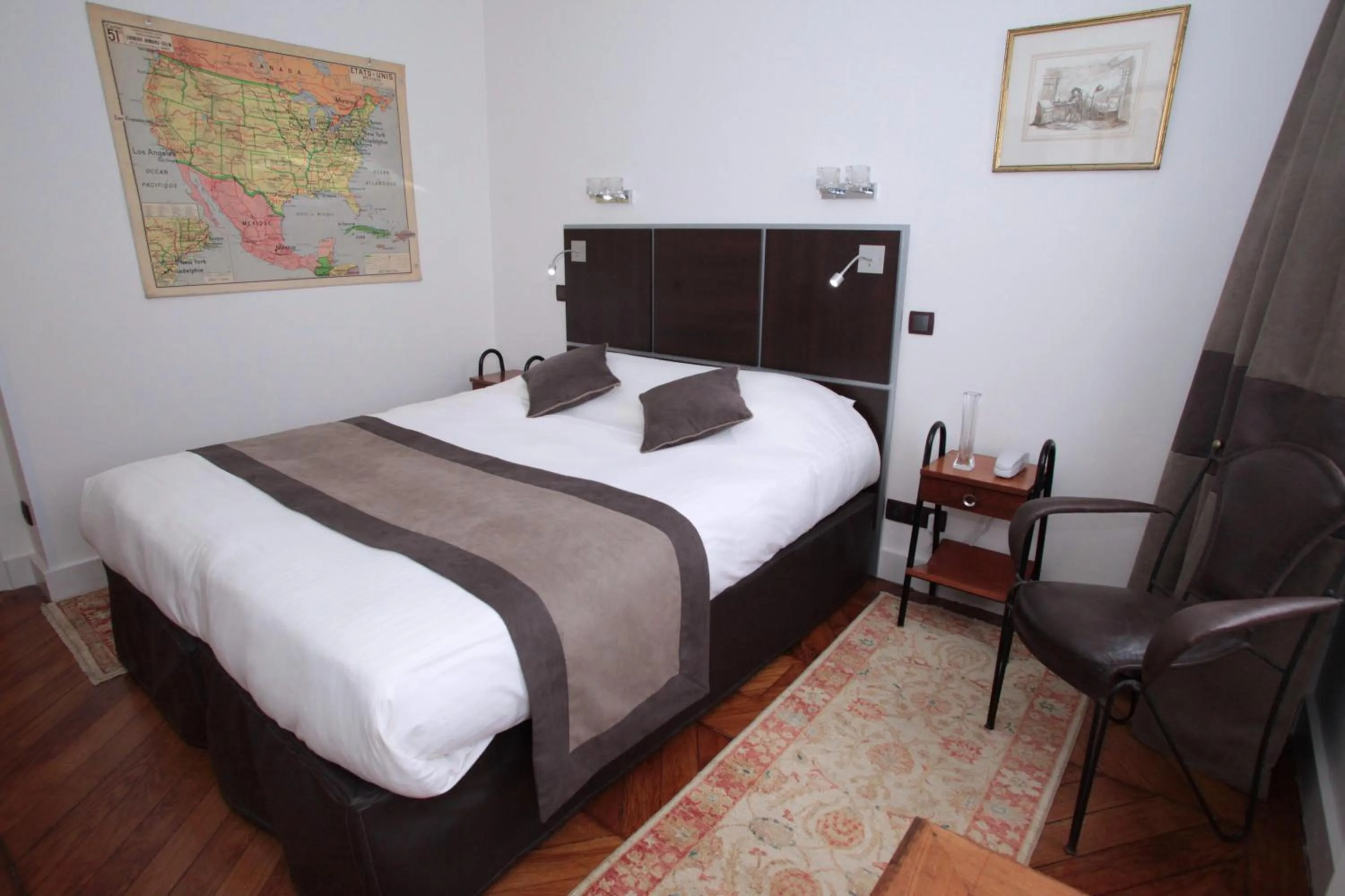 Bed in Hotel des Celestins