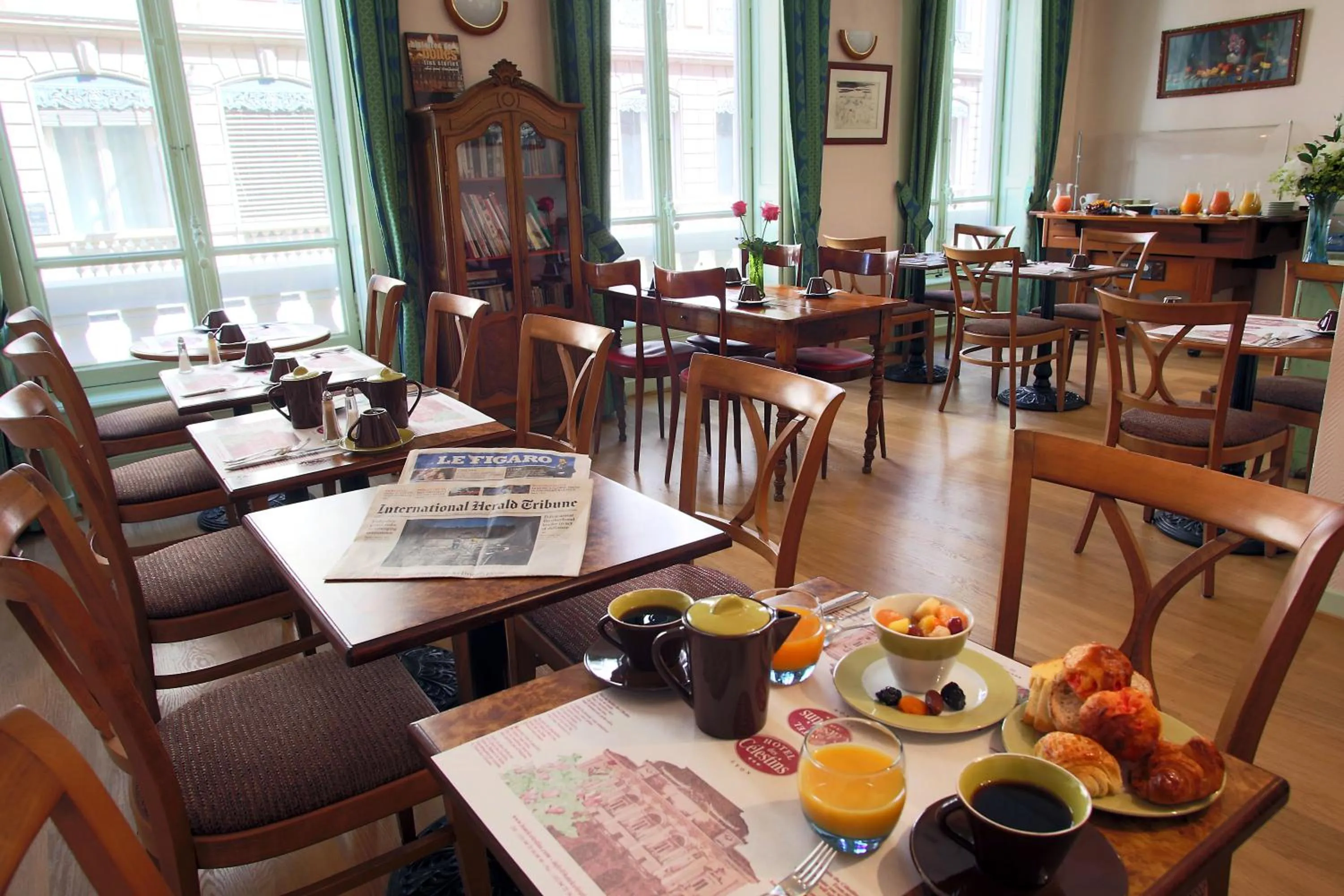 Restaurant/places to eat in Hotel des Celestins