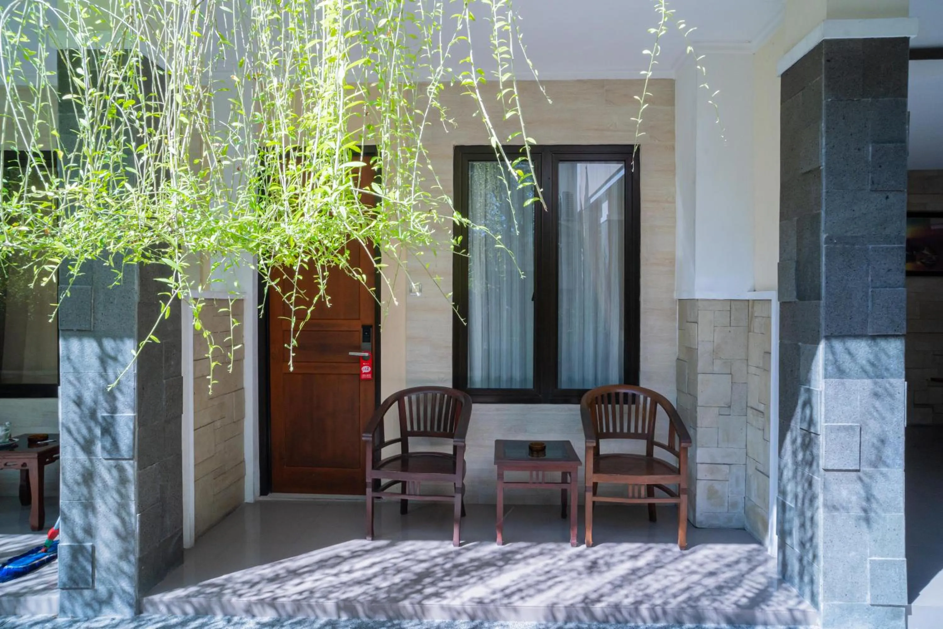 Patio in RedDoorz Plus Syariah @ Jalan Dokter Wahidin Bojonegoro