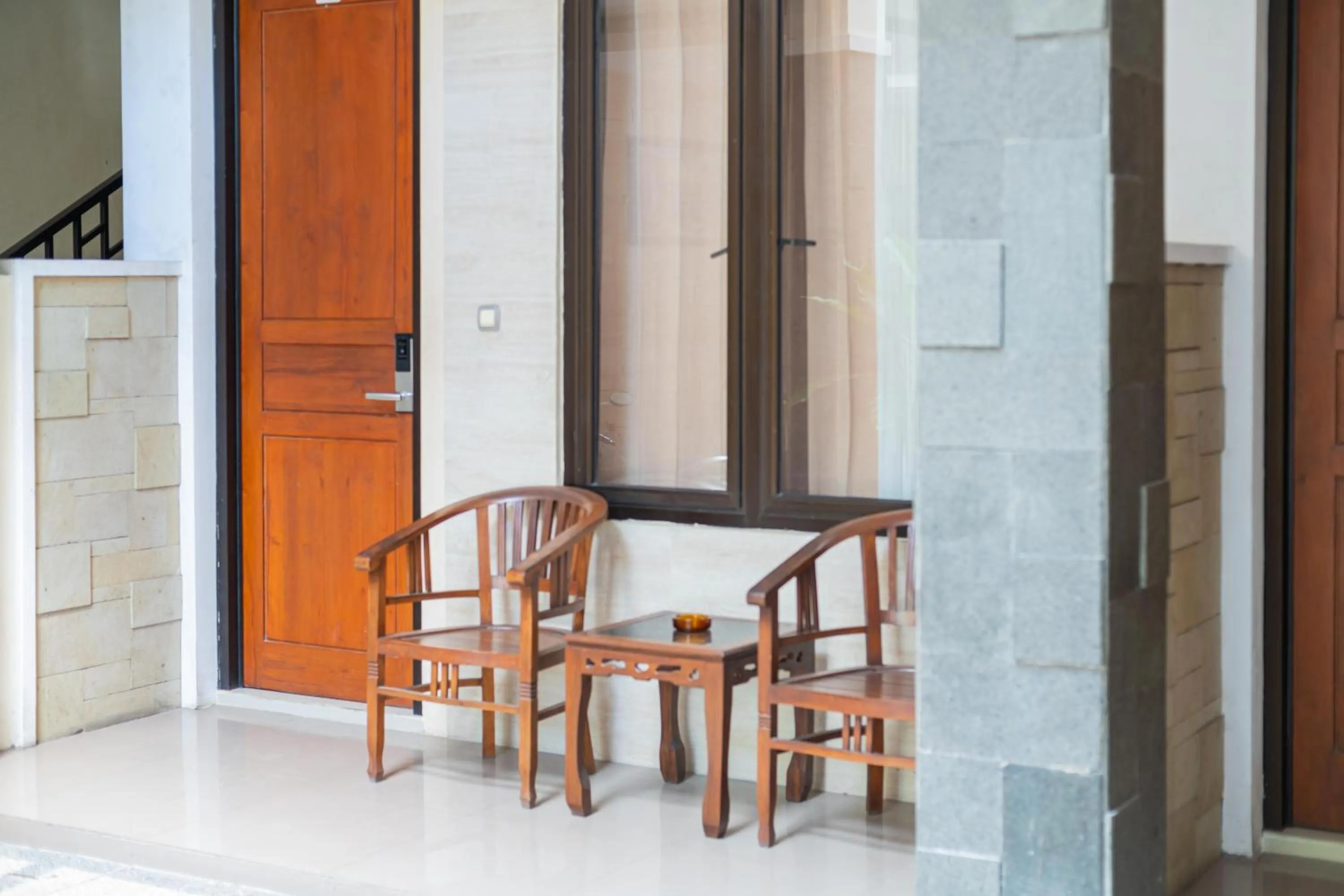 Patio in RedDoorz Plus Syariah @ Jalan Dokter Wahidin Bojonegoro