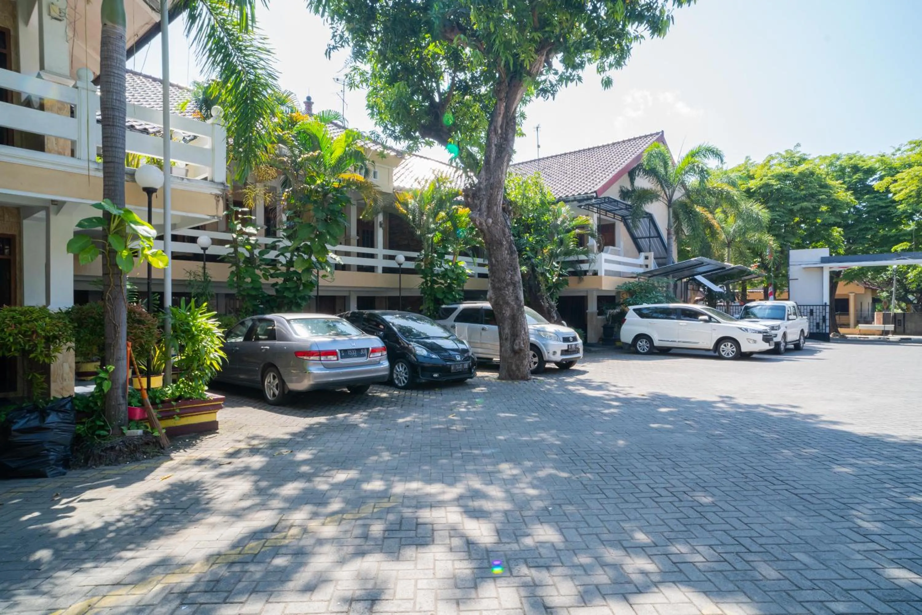 Property building in RedDoorz Plus Syariah @ Jalan Dokter Wahidin Bojonegoro