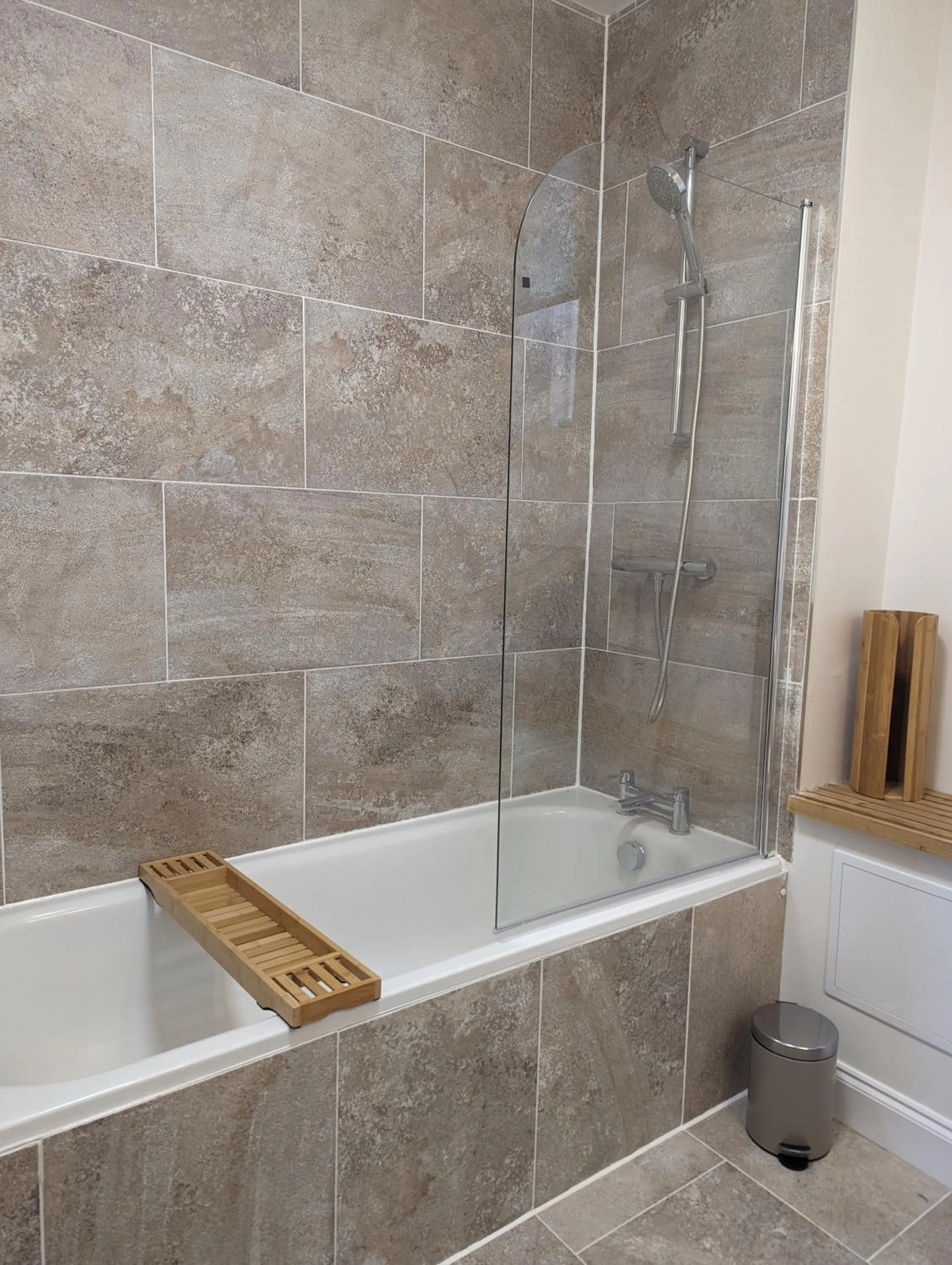 Shower in Kingfisher Barn