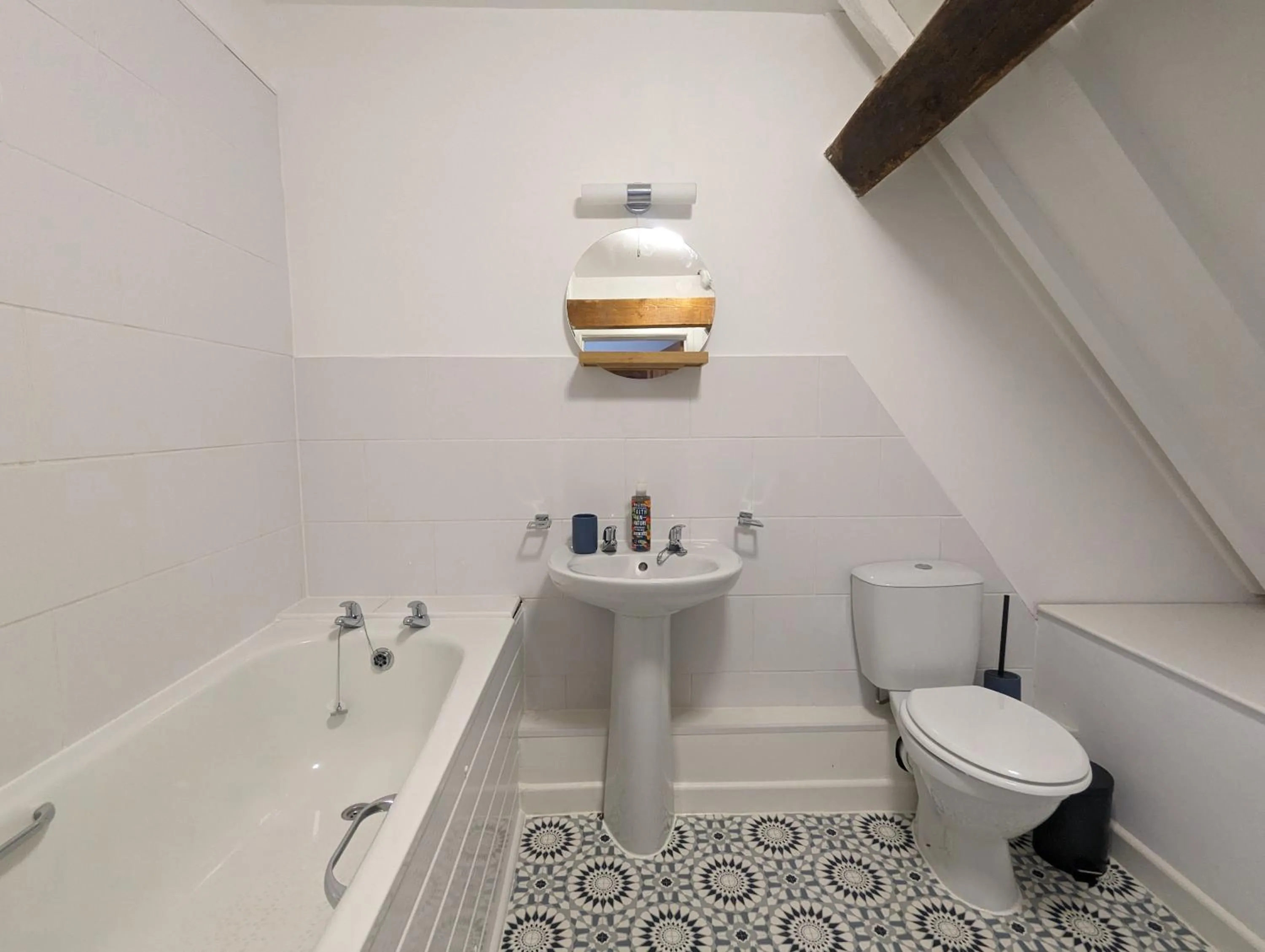 Shower in Kingfisher Barn