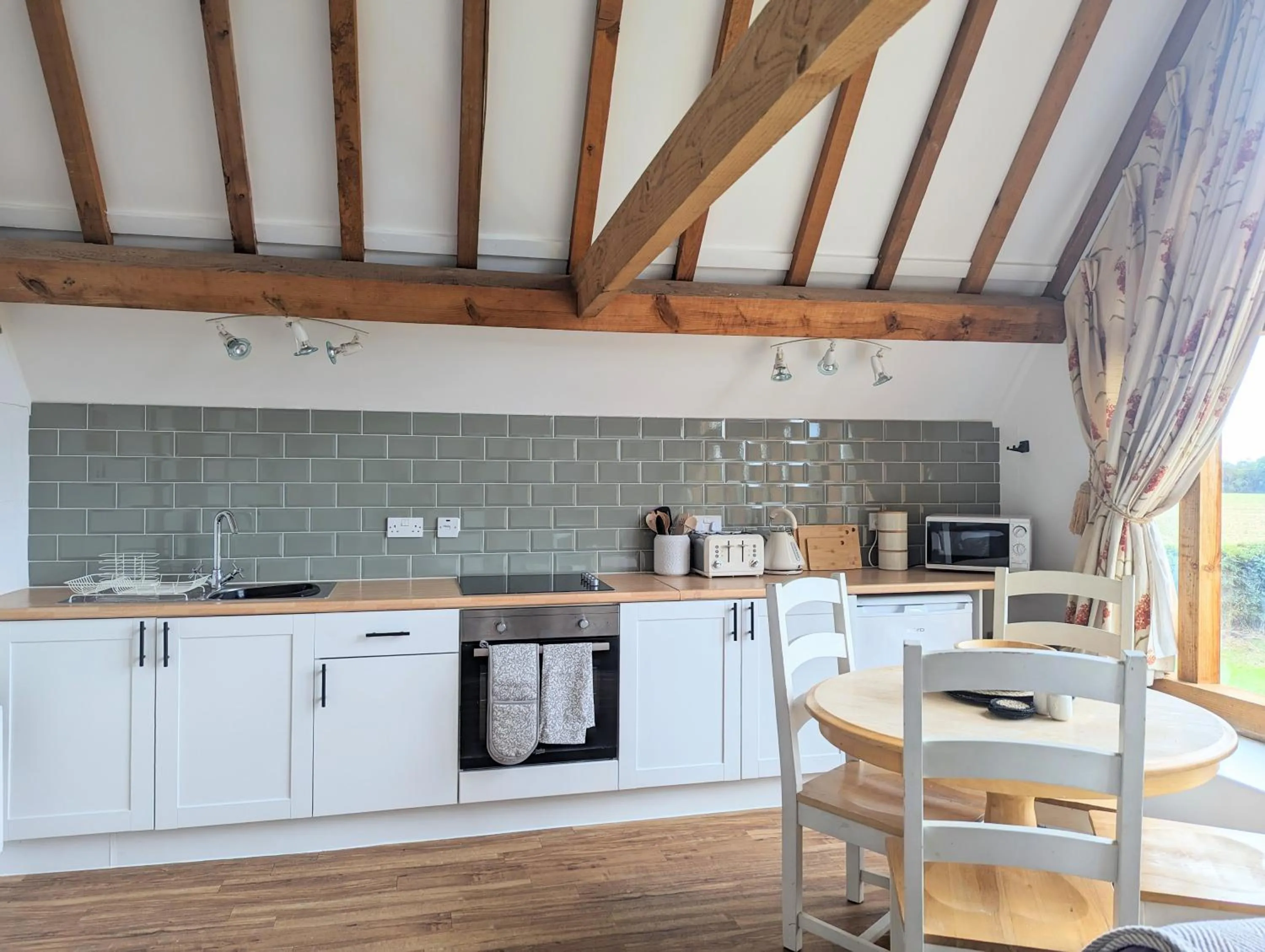 Coffee/tea facilities in Kingfisher Barn