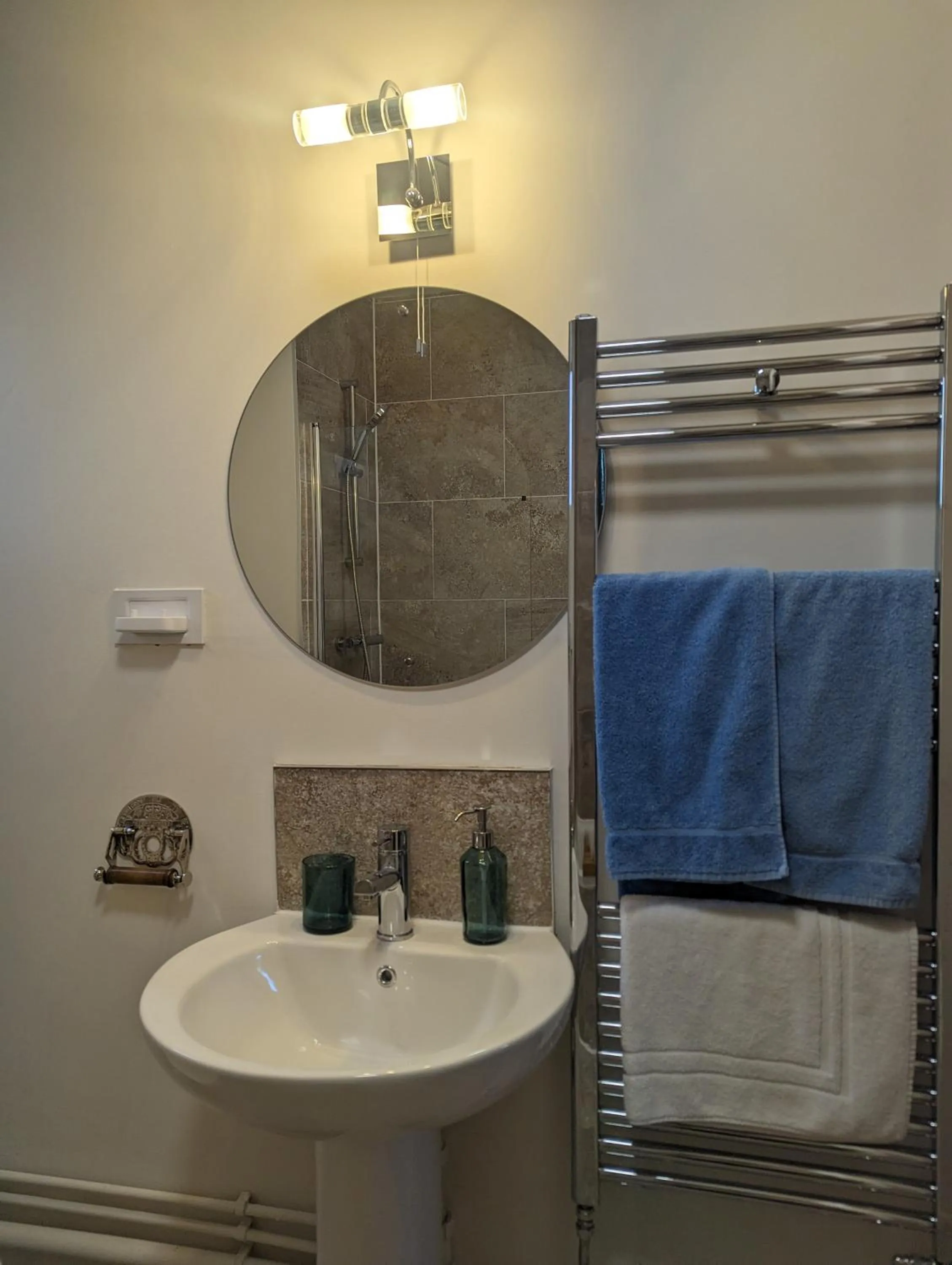 Bathroom in Kingfisher Barn