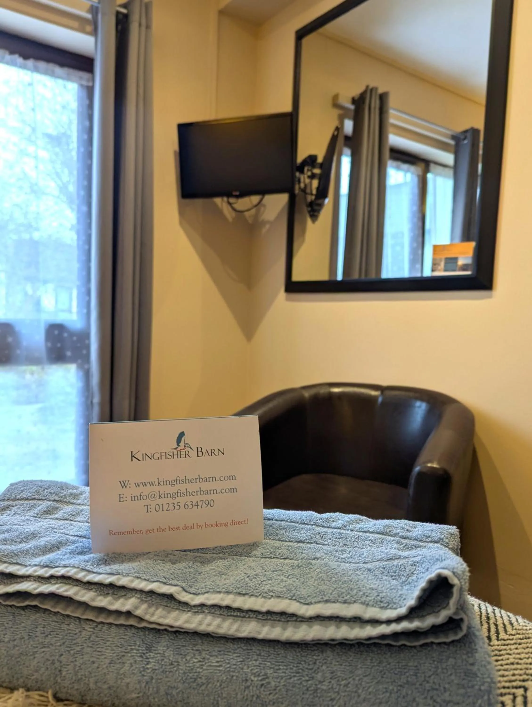 Bed in Kingfisher Barn