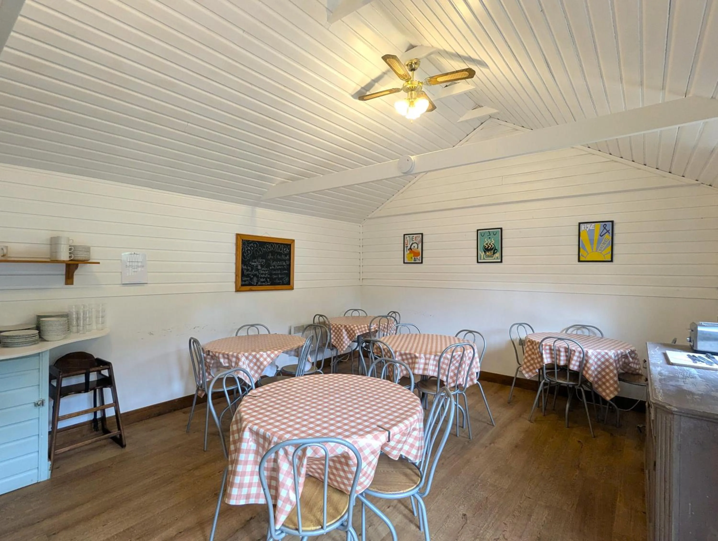 Restaurant/places to eat in Kingfisher Barn