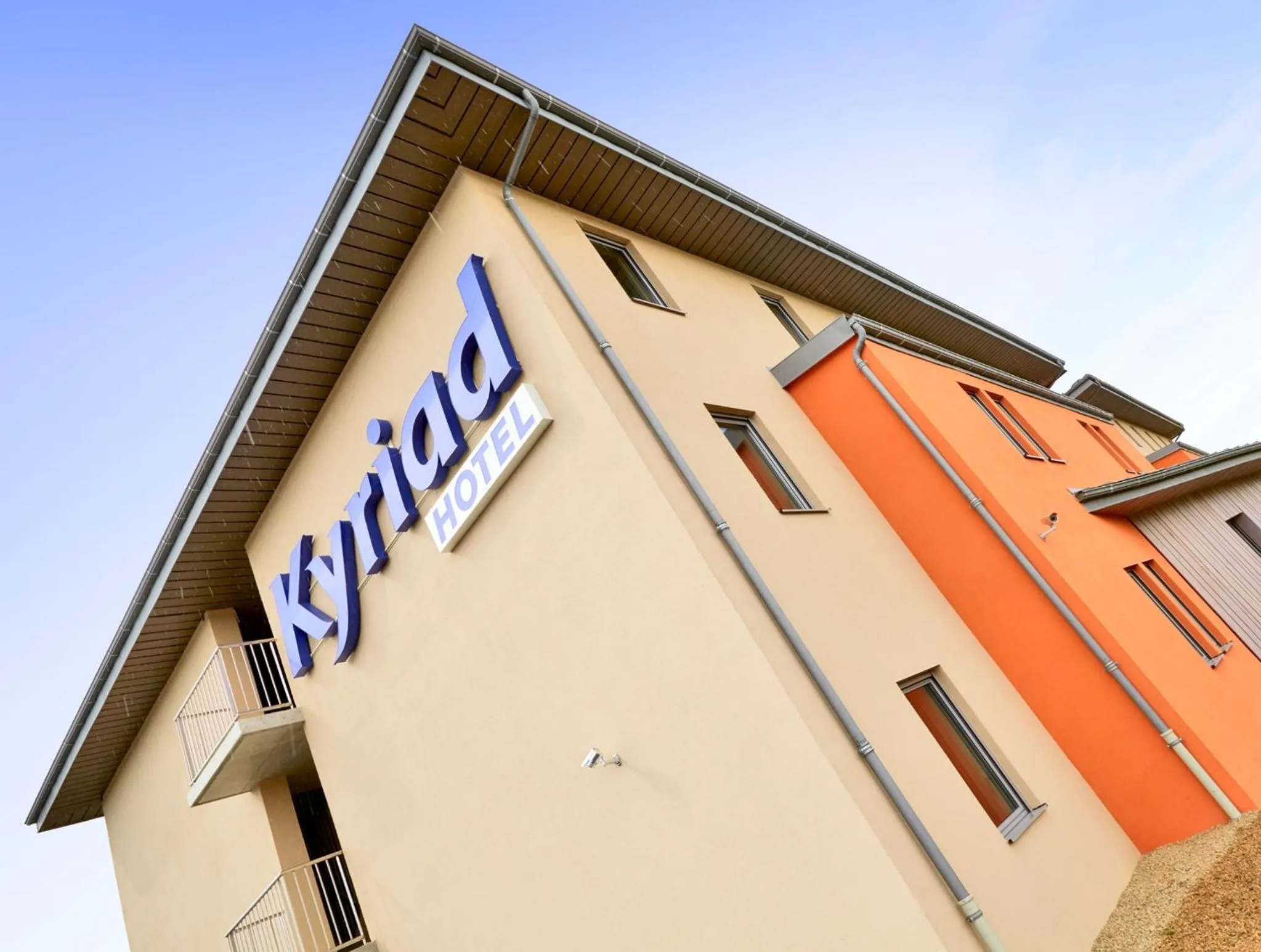 Facade/entrance in Kyriad Saint Chély d'Apcher - Aire de la Lozère