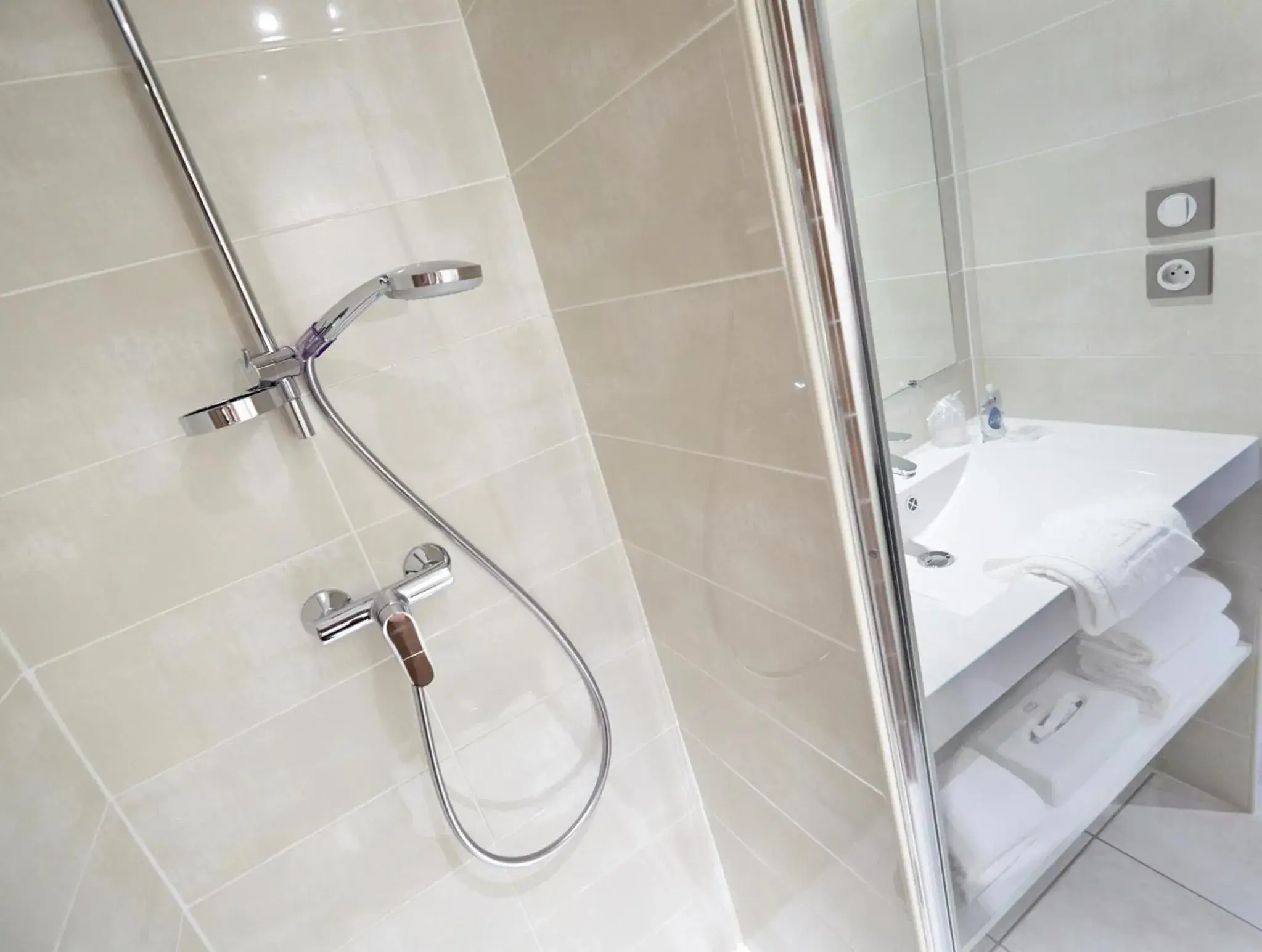 Superior Double Room in Kyriad Saint Chély d'Apcher - Aire de la Lozère Superior Double Room in Kyriad Saint Chély d'Apcher - Aire de la Lozère