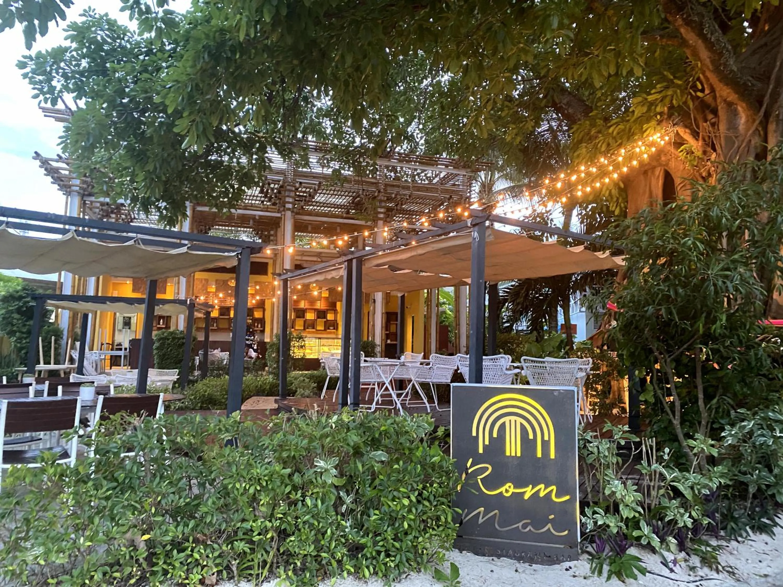 Restaurant/places to eat in PP Princess Resort