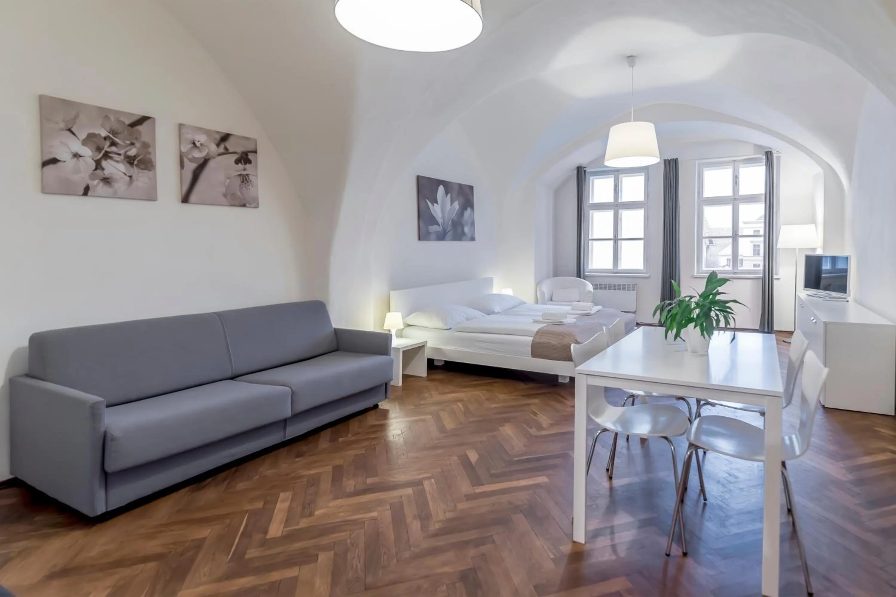 TV and multimedia in TGM Hotel Residence