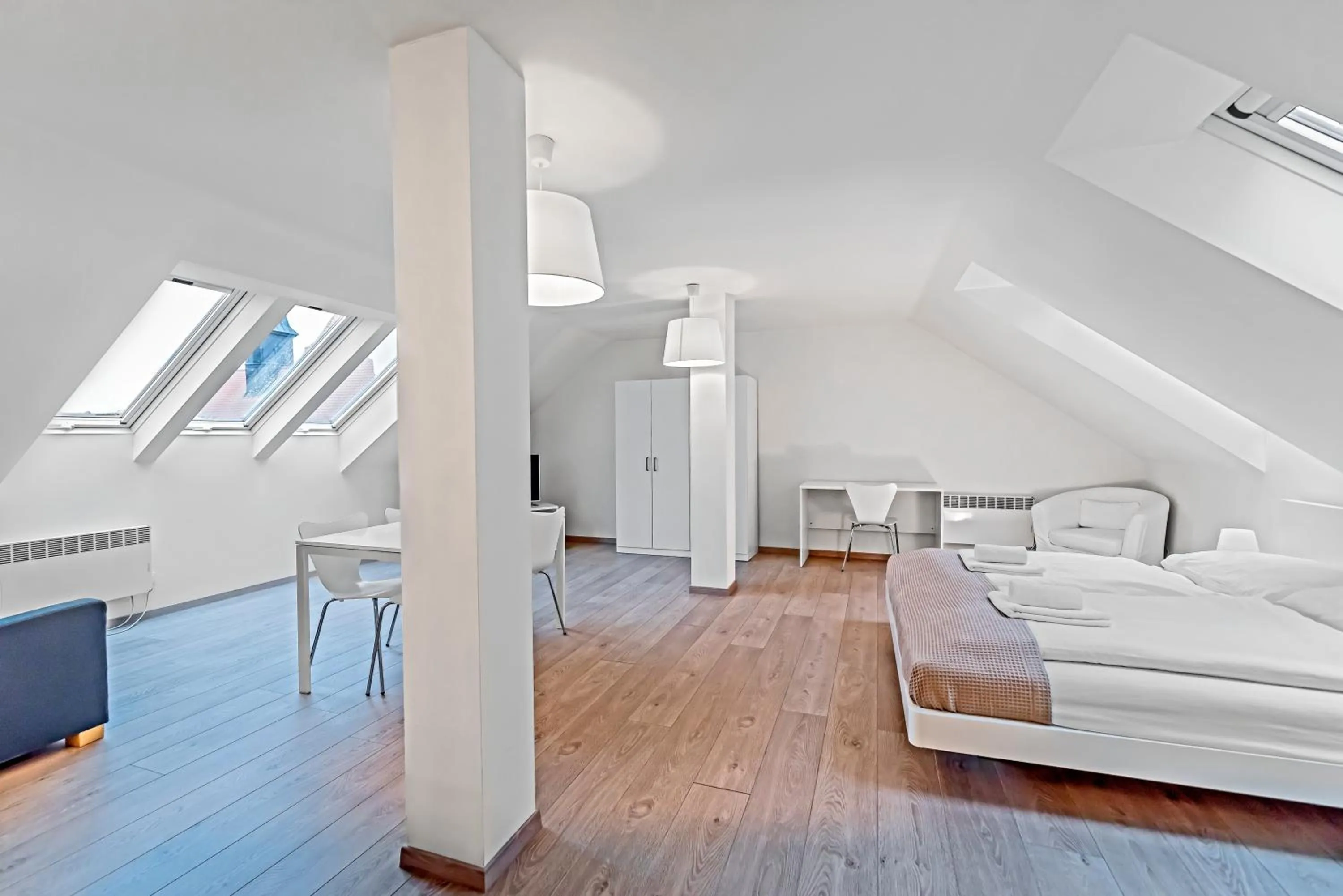 TV and multimedia, Bed in TGM Hotel Residence