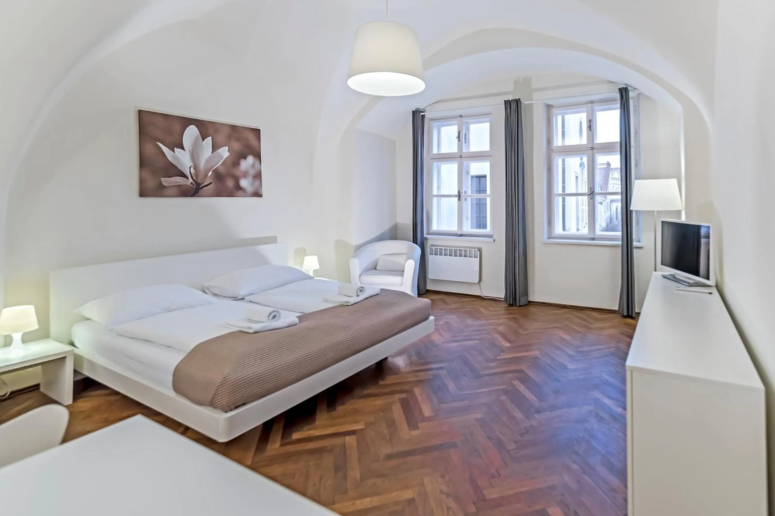 TV and multimedia, Bed in TGM Hotel Residence