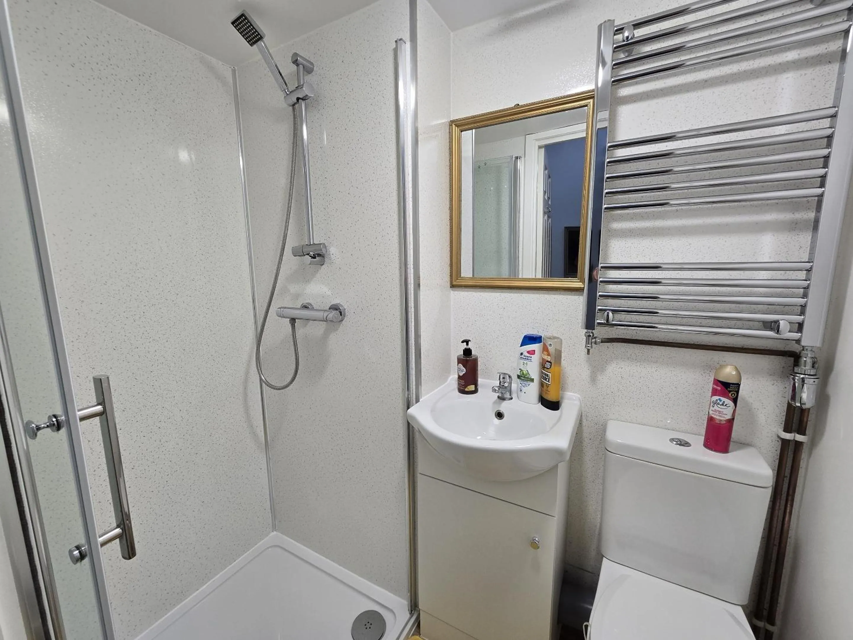 Bathroom in London Marylebone Grendon rooms