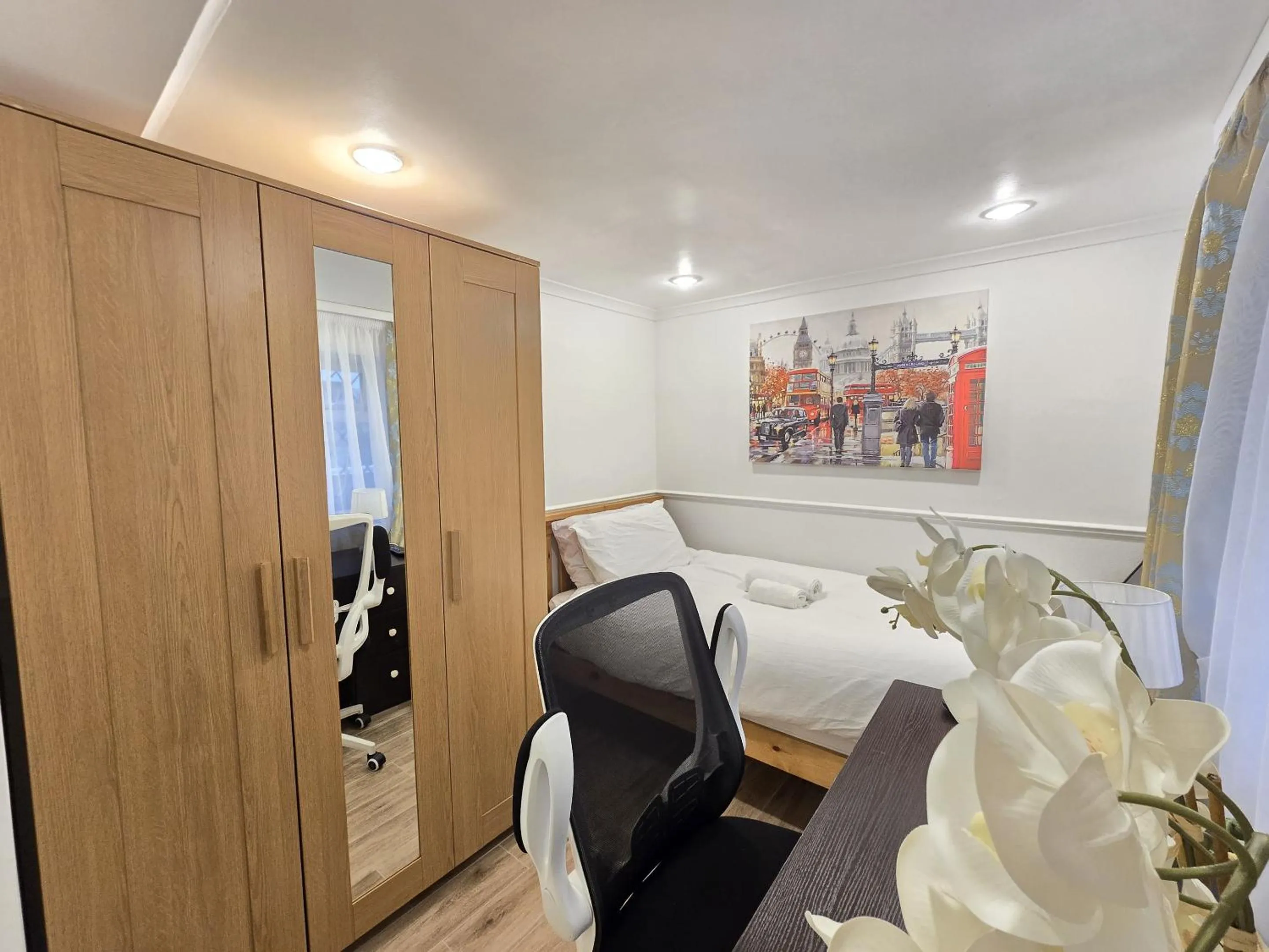 Bedroom, Bed in London Marylebone Grendon rooms